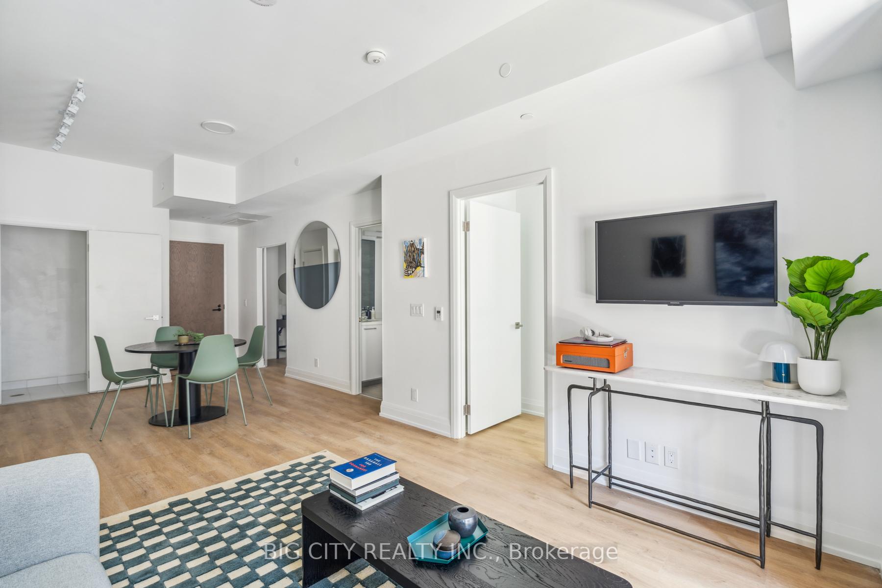 Photo 7 of Unit 307, 36 Brentcliffe Road, Toronto, Thorncliffe Park — HOMEH