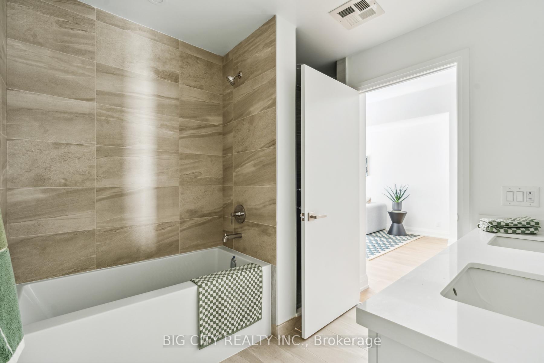 Photo 9 of Unit 307, 36 Brentcliffe Road, Toronto, Thorncliffe Park — HOMEH