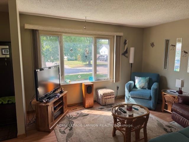 Photo 4 of 129 Ray Boulevard, Thunder Bay, Mariday Heights — HOMEH