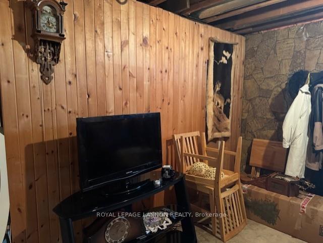 Photo 24 of 129 Ray Boulevard, Thunder Bay, Mariday Heights — HOMEH