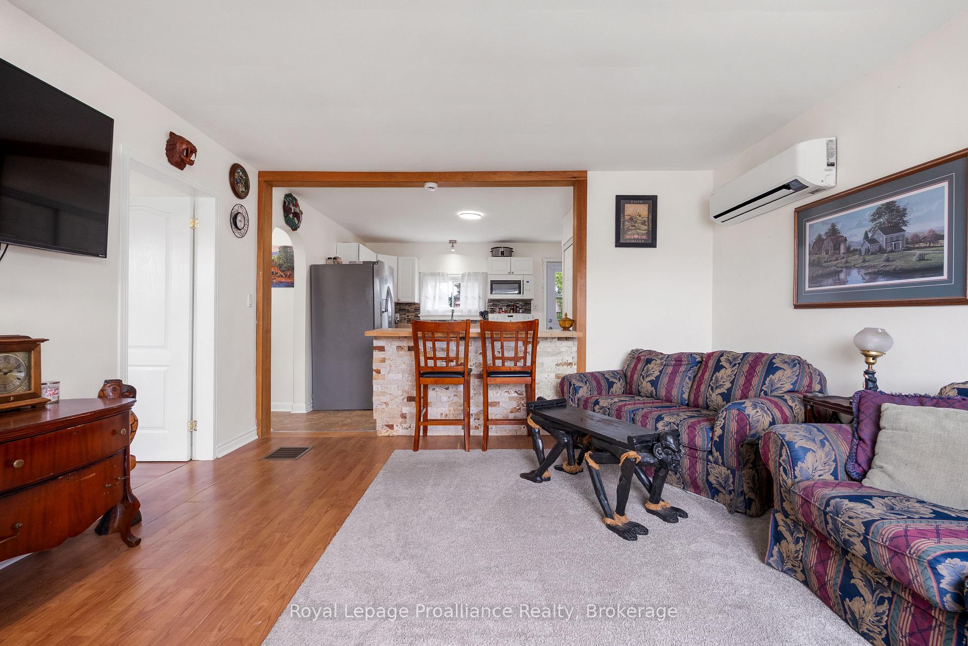 Photo 8 of 36 Byron Street, Belleville, Belleville Ward — HOMEH