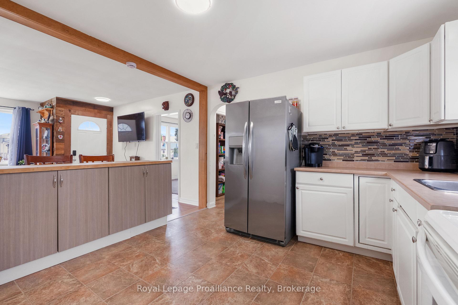 Photo 14 of 36 Byron Street, Belleville, Belleville Ward — HOMEH
