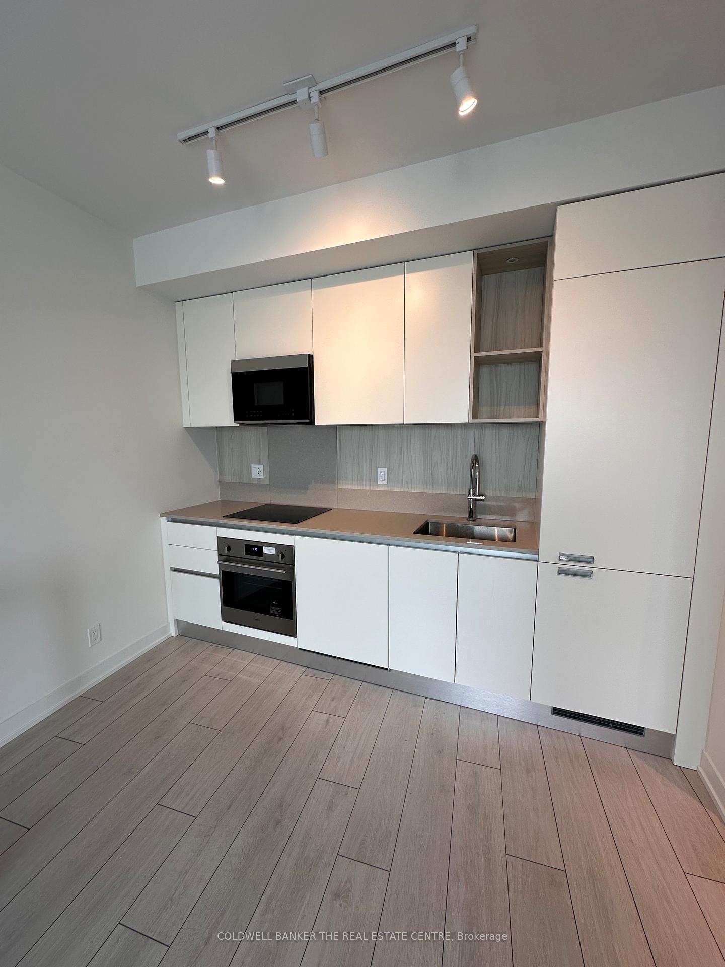 Photo 16 of Unit 1206, 39 Mary Street, Barrie, City Centre — HOMEH