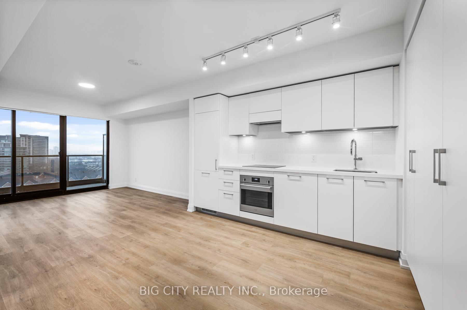 Photo 3 of Unit 714, 36 Brentcliffe Road, Toronto, Thorncliffe Park — HOMEH