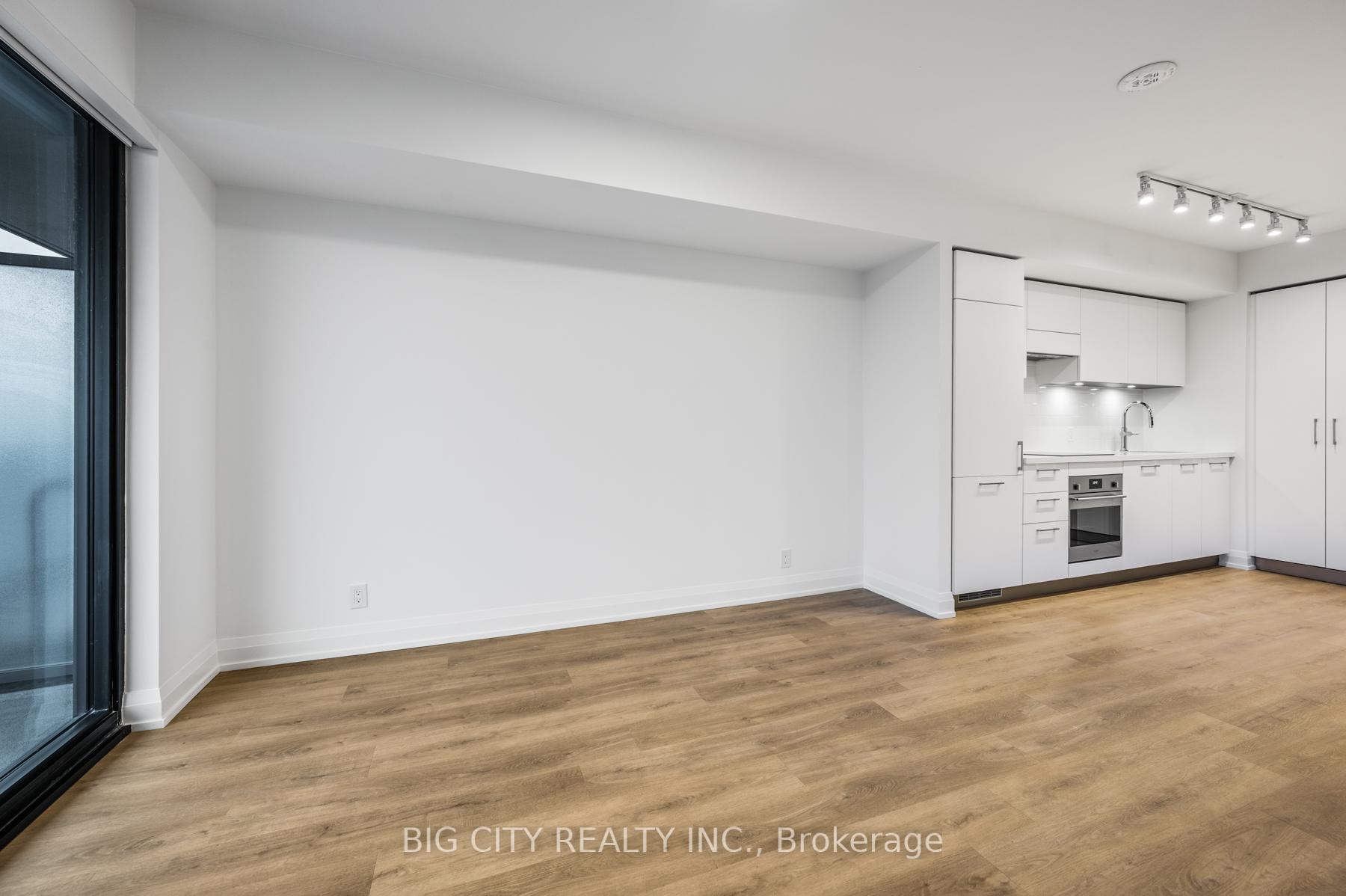 Photo 11 of Unit 714, 36 Brentcliffe Road, Toronto, Thorncliffe Park — HOMEH