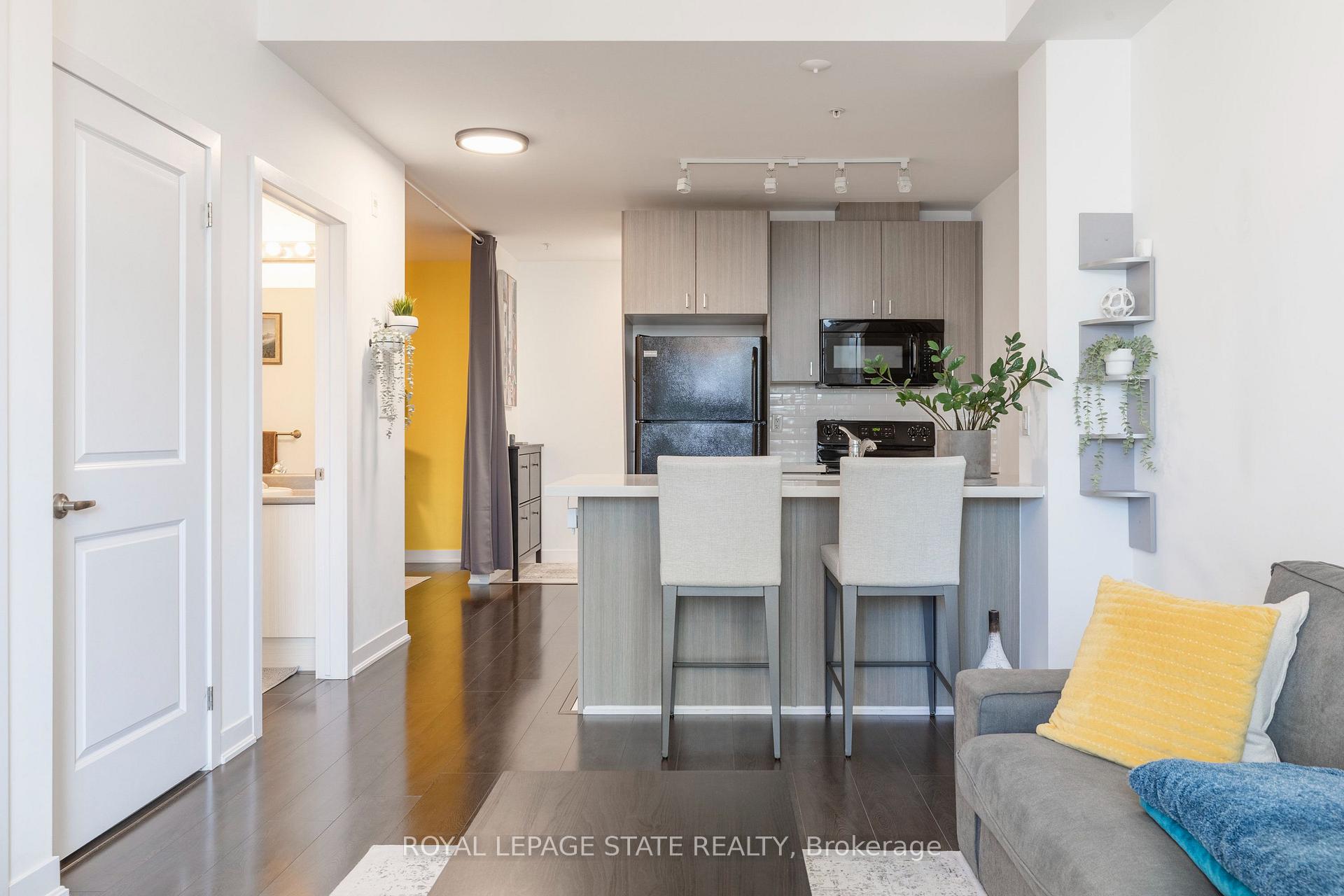 Photo 9 of Unit 1010, 85 Robinson Street, Hamilton, Durand — HOMEH