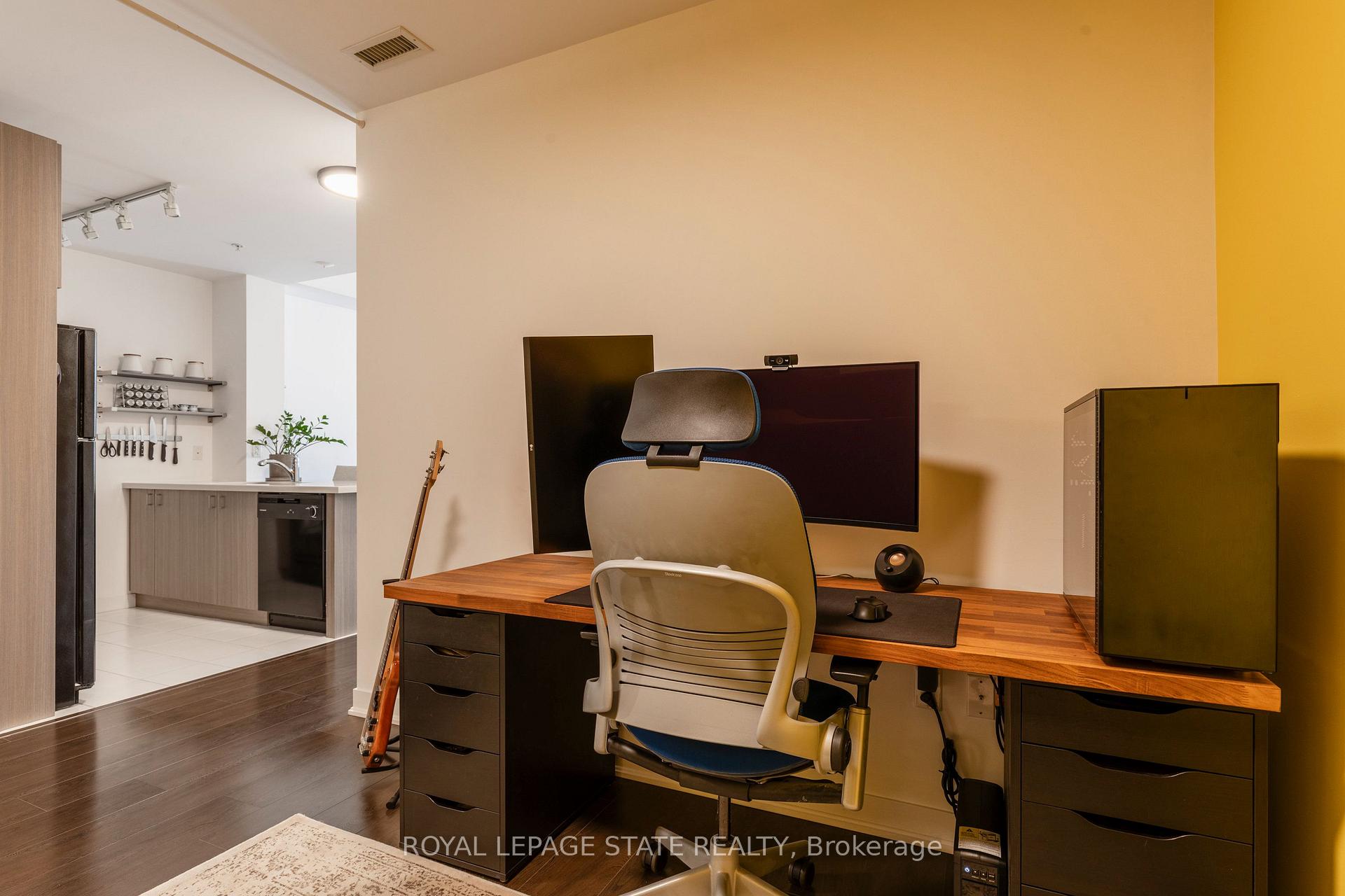Photo 21 of Unit 1010, 85 Robinson Street, Hamilton, Durand — HOMEH