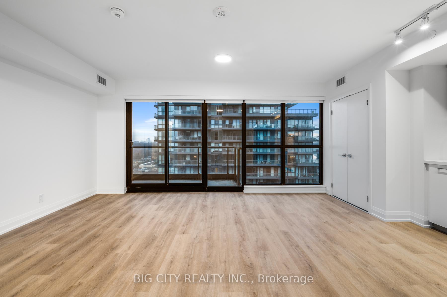 Photo 2 of Unit 801, 36 Brentcliffe Road, Toronto, Thorncliffe Park — HOMEH