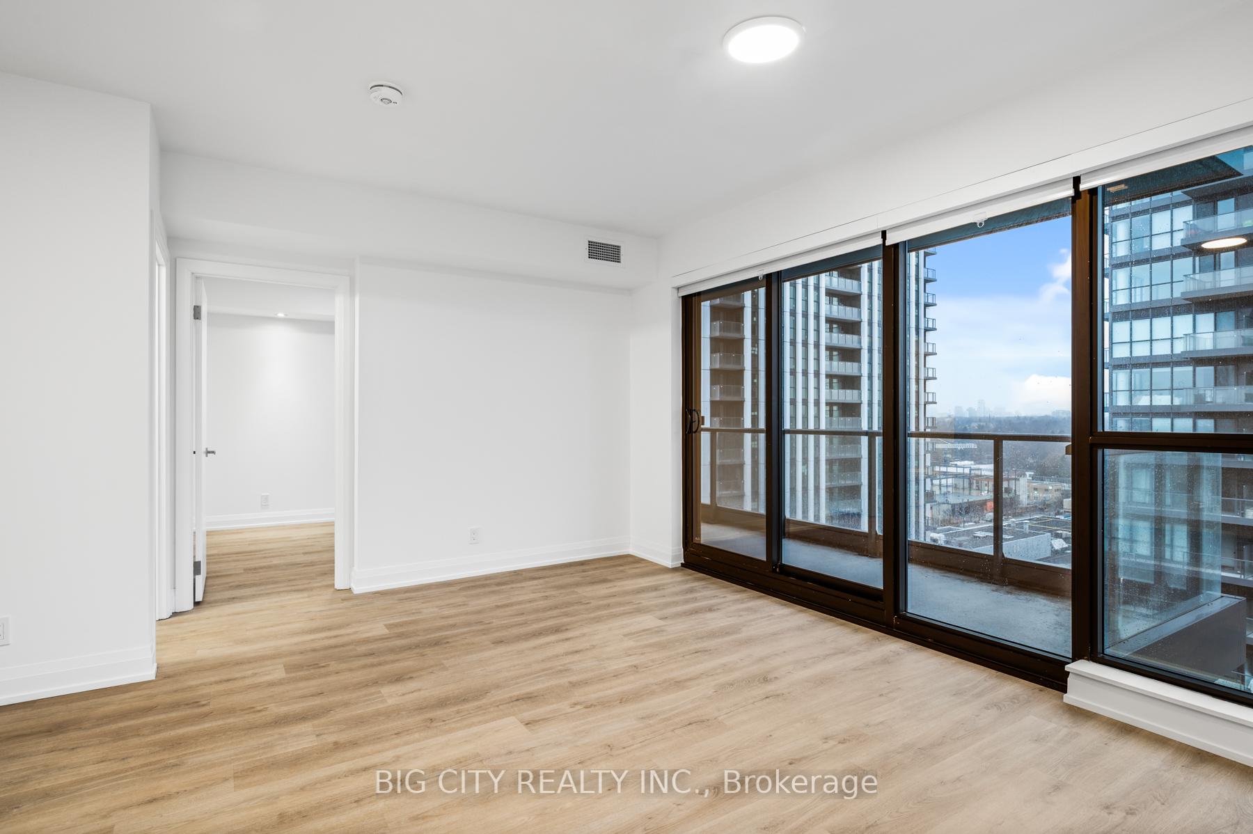 Photo 7 of Unit 801, 36 Brentcliffe Road, Toronto, Thorncliffe Park — HOMEH