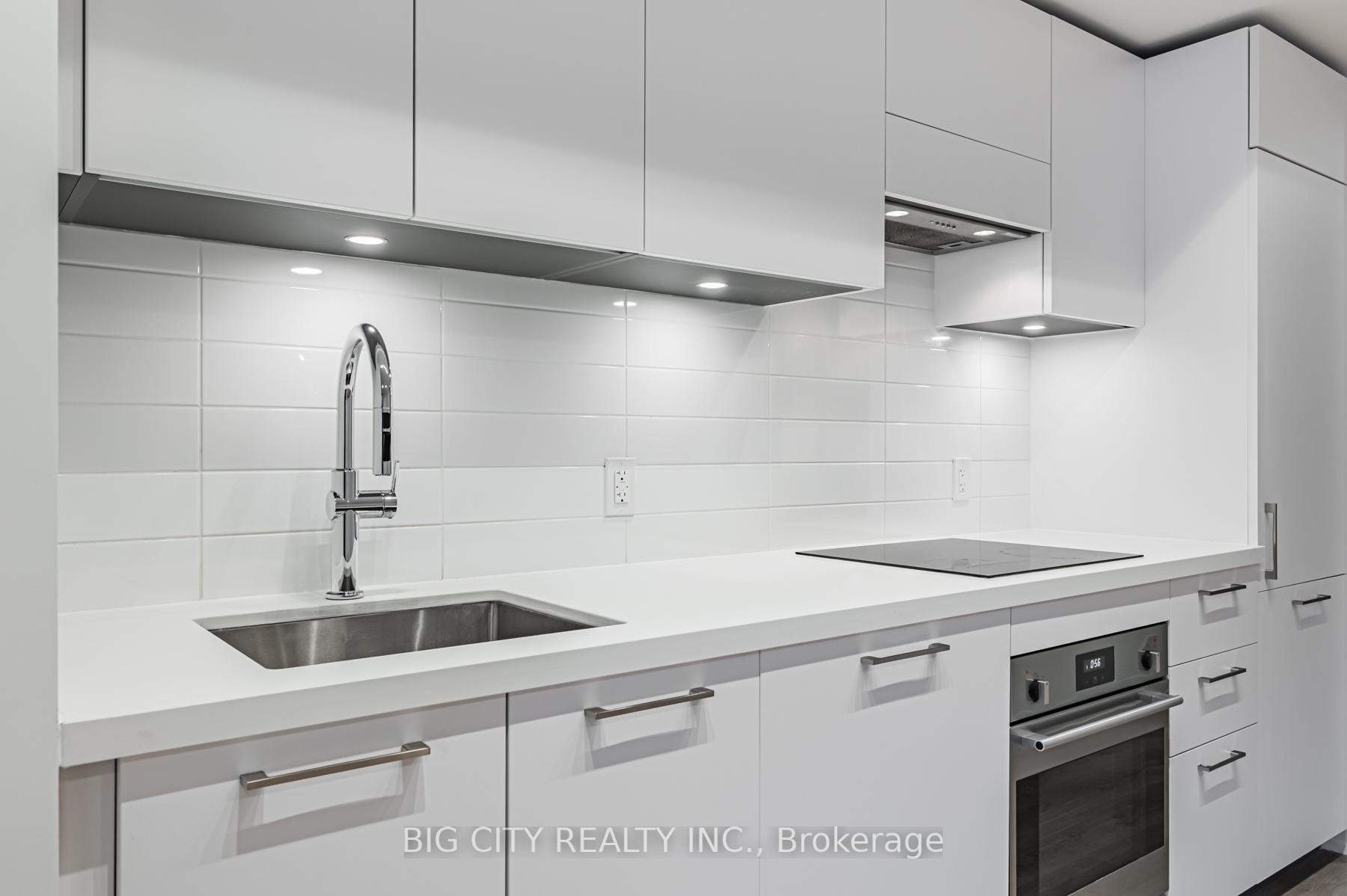 Photo 9 of Unit 801, 36 Brentcliffe Road, Toronto, Thorncliffe Park — HOMEH