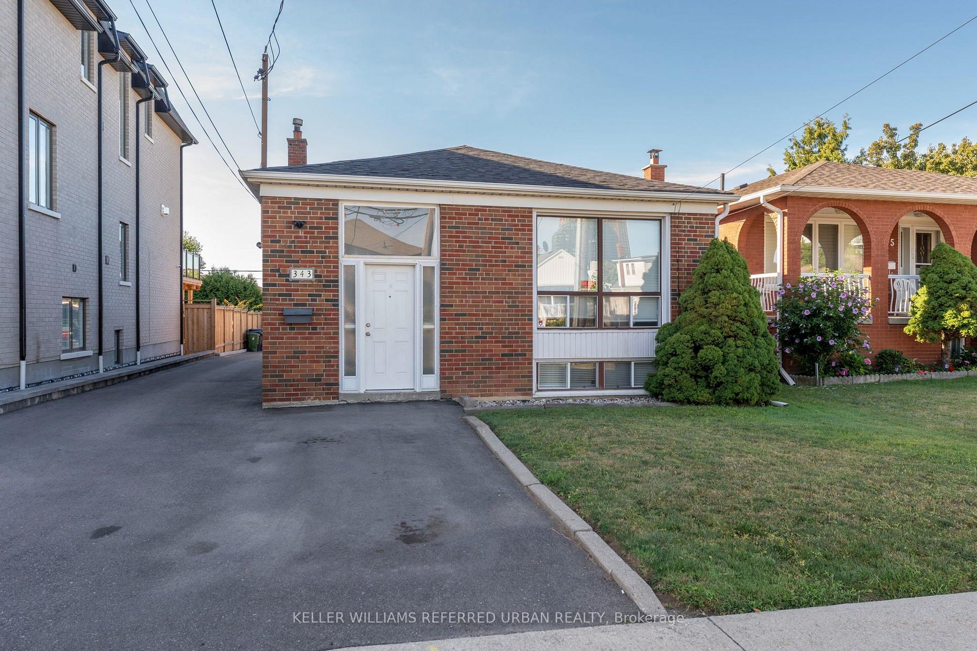 Photo 2 of Unit Lower, 343 Ranee Avenue, North York, Yorkdale-Glen Park — HOMEH