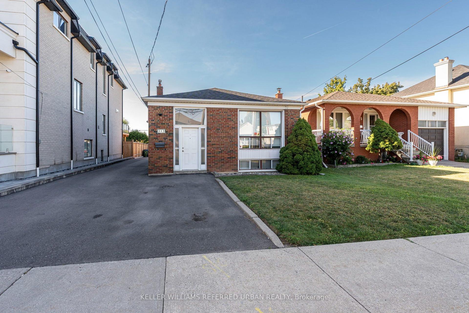 Photo 3 of Unit Lower, 343 Ranee Avenue, North York, Yorkdale-Glen Park — HOMEH