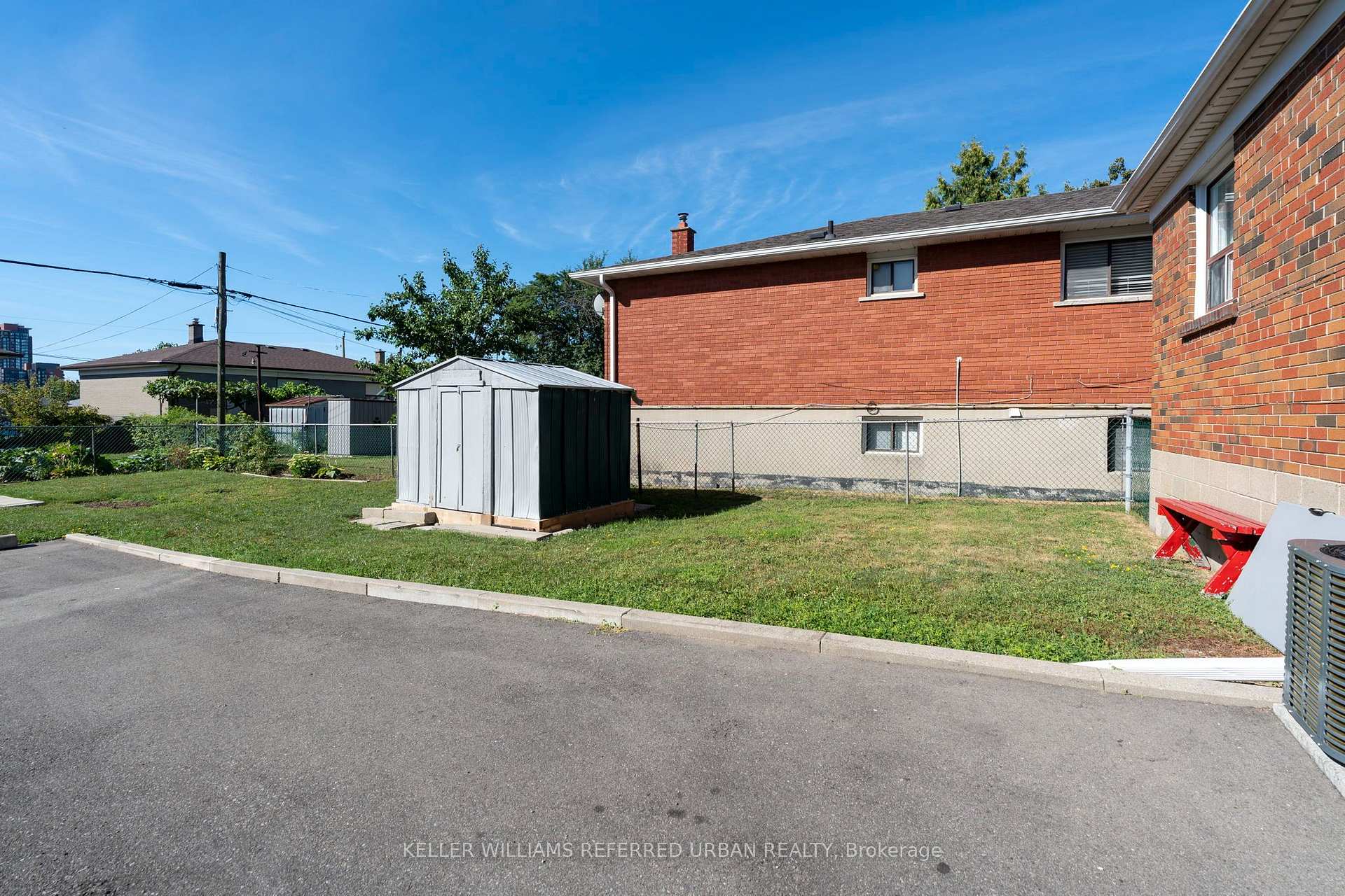 Photo 7 of Unit Lower, 343 Ranee Avenue, North York, Yorkdale-Glen Park — HOMEH