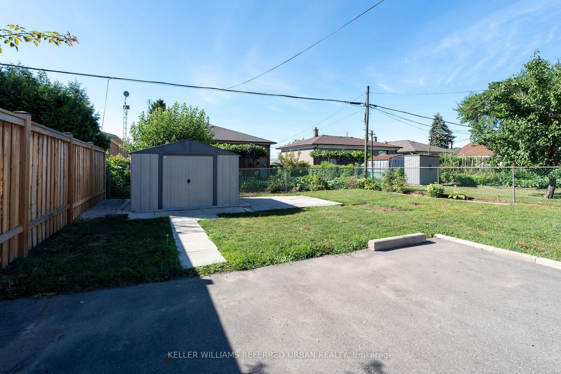 Photo 8 of Unit Lower, 343 Ranee Avenue, North York, Yorkdale-Glen Park — HOMEH