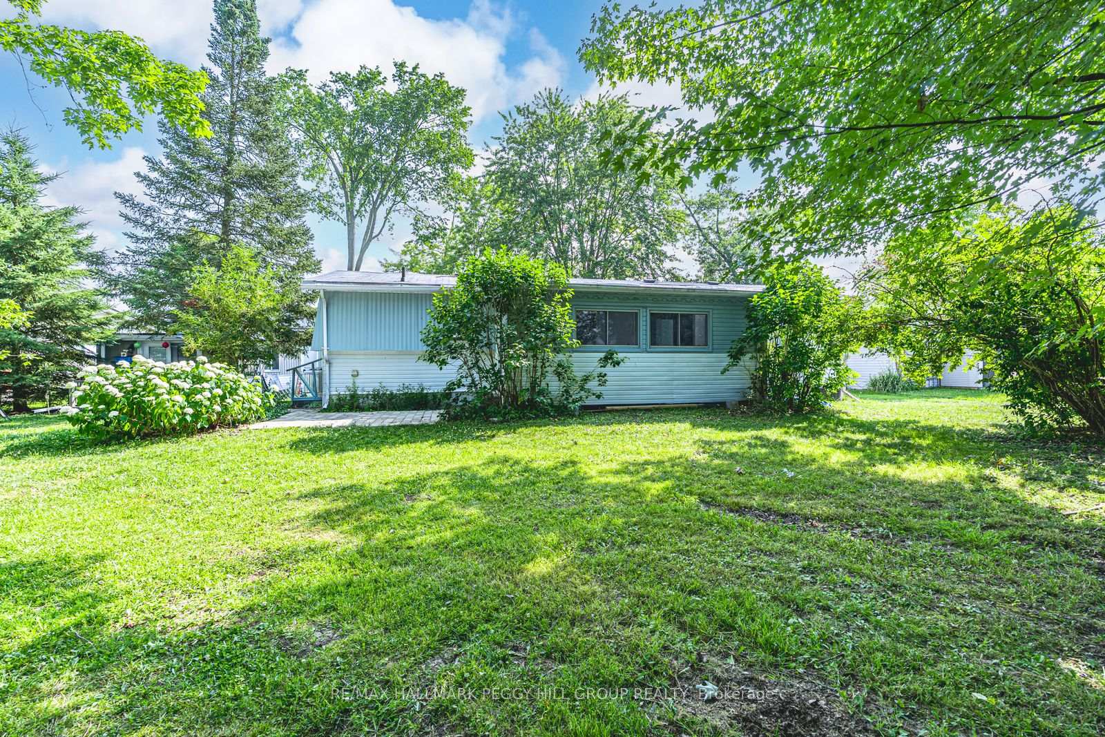 Photo 11 of 85 Hawthorne Drive, Innisfil, Rural Innisfil — HOMEH