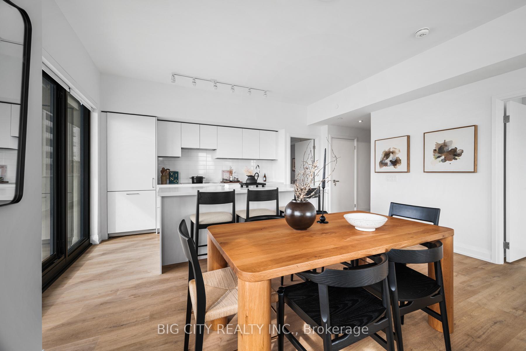 Photo 8 of Unit 816, 36 Brentcliffe Road, Toronto, Thorncliffe Park — HOMEH