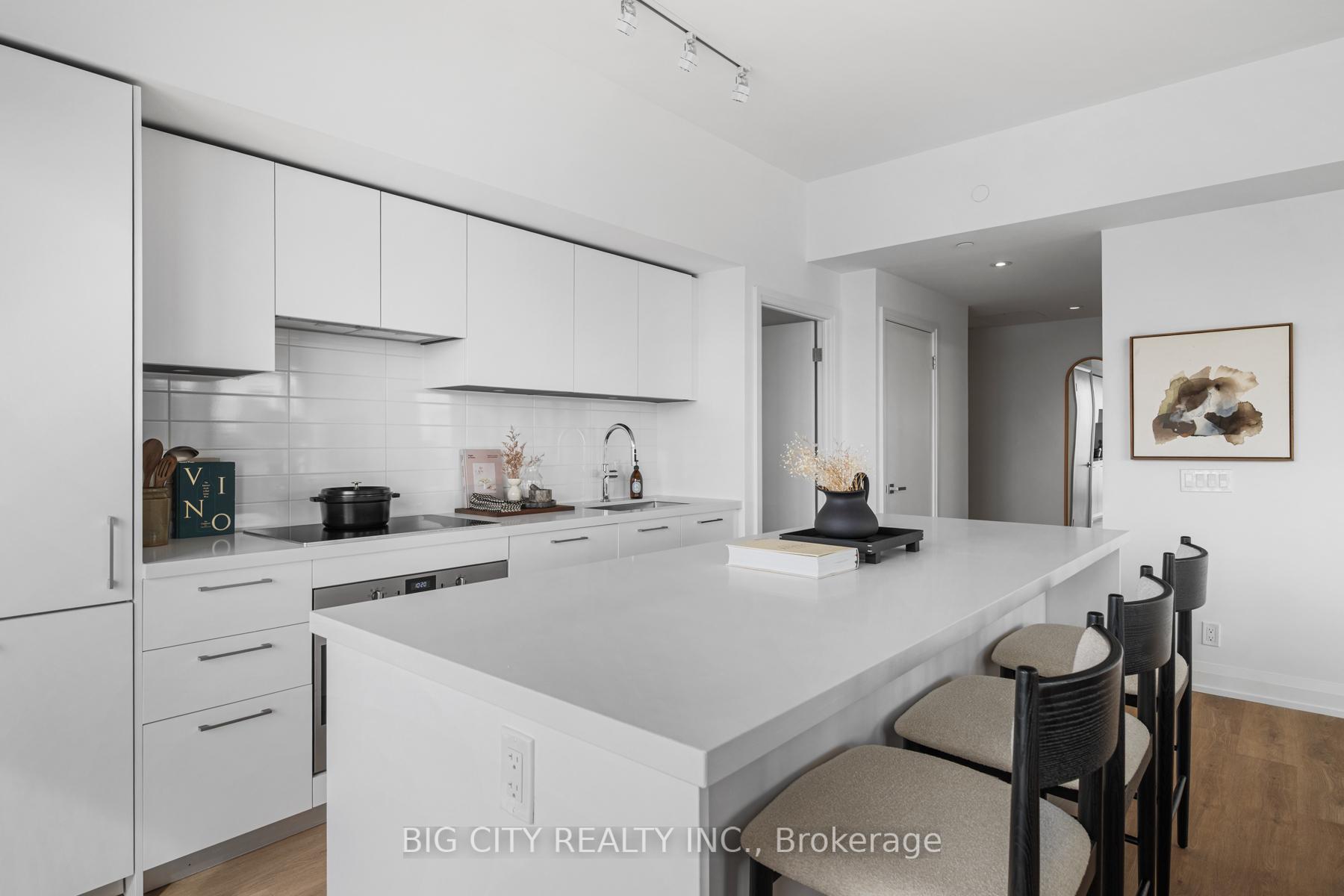 Photo 12 of Unit 816, 36 Brentcliffe Road, Toronto, Thorncliffe Park — HOMEH