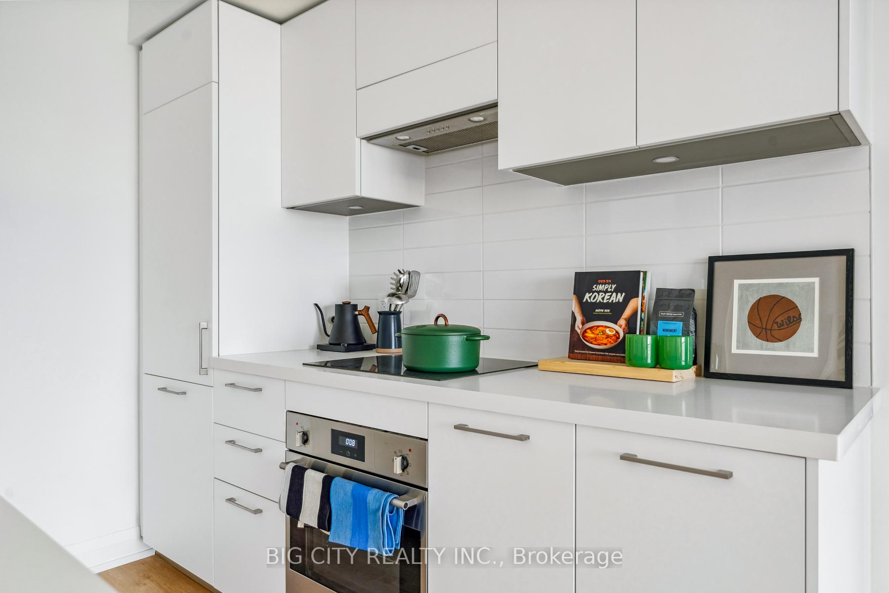 Photo 10 of Unit 1110, 36 Brentcliffe Road, Toronto, Thorncliffe Park — HOMEH