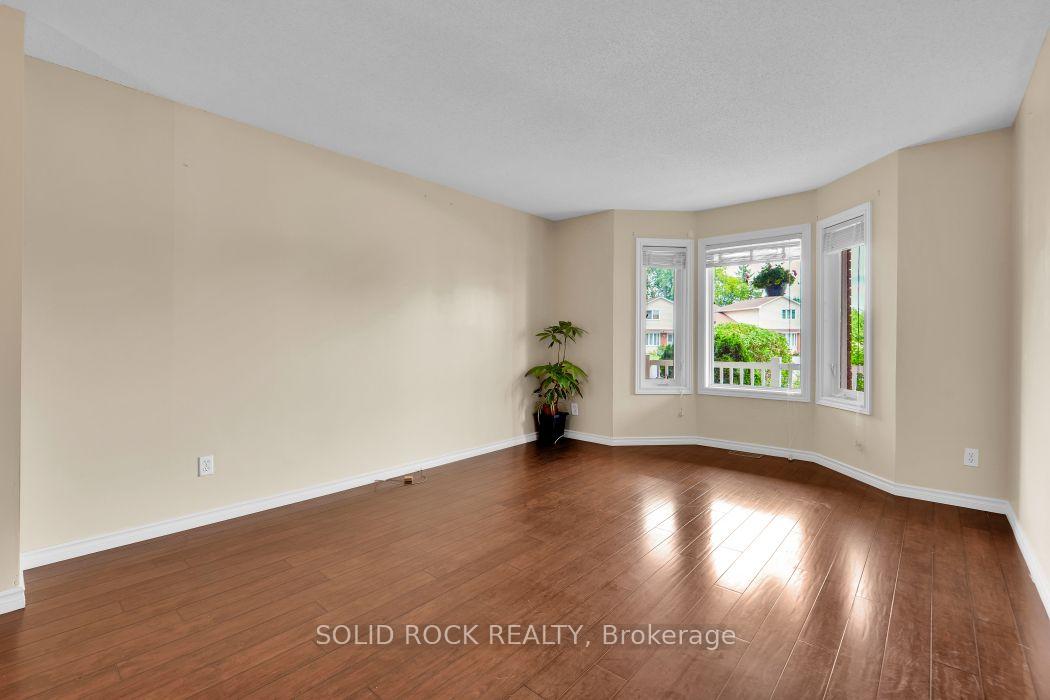Photo 5 of 2830 Gothwood Place, Ottawa, Sawmill Creek/Timbermill — HOMEH