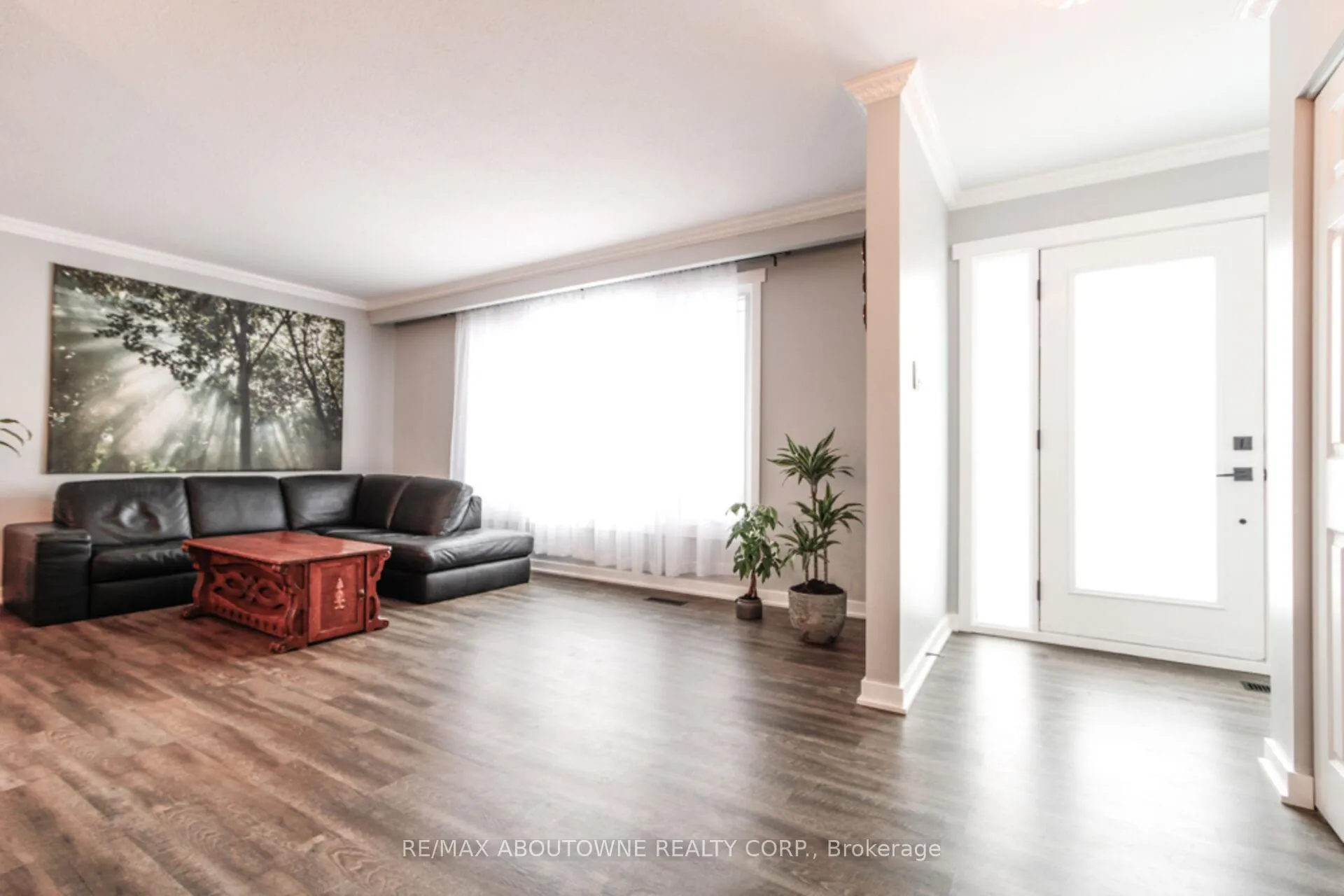Photo 4 of 626 Cape Avenue, Burlington, Appleby — HOMEH