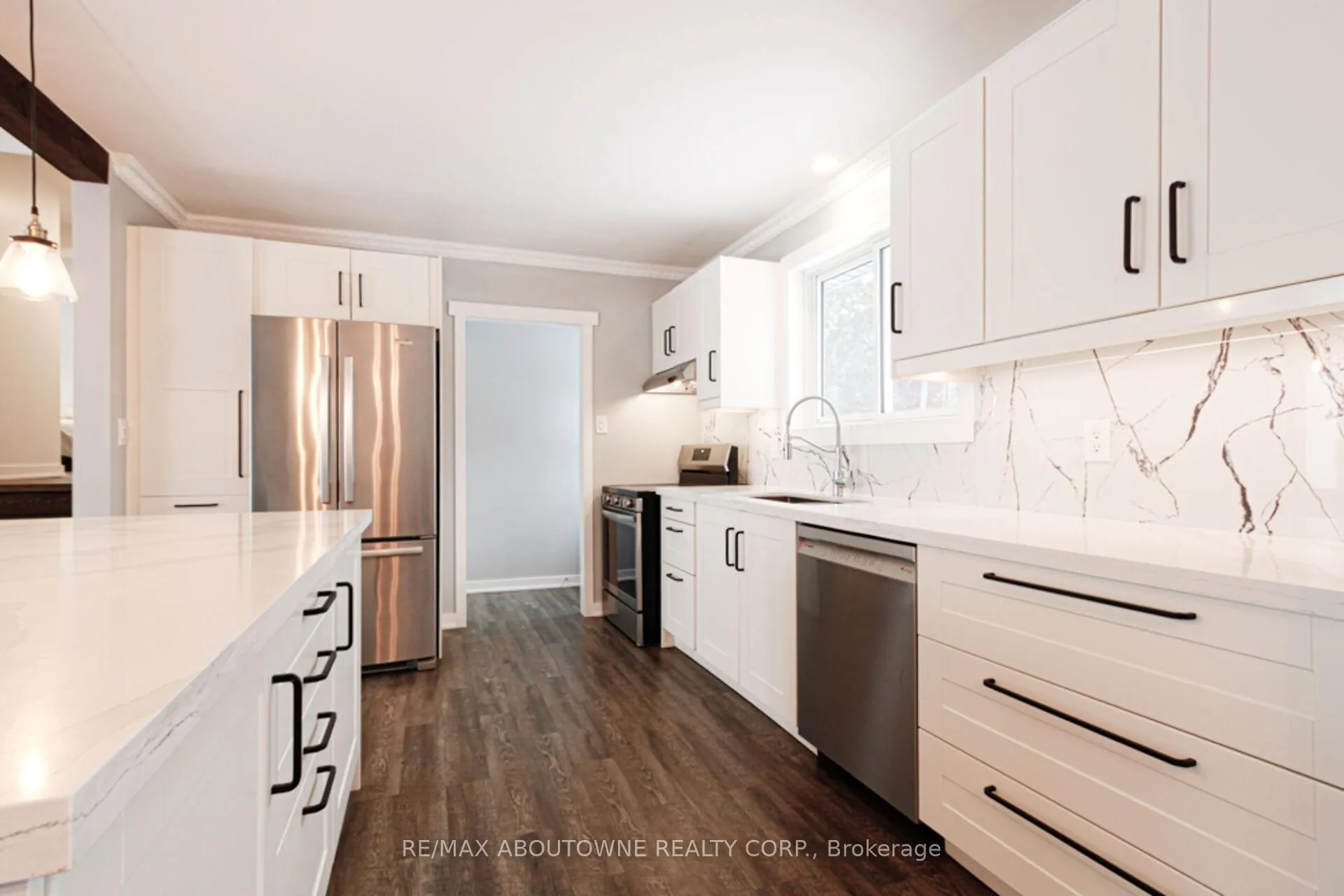 Photo 6 of 626 Cape Avenue, Burlington, Appleby — HOMEH