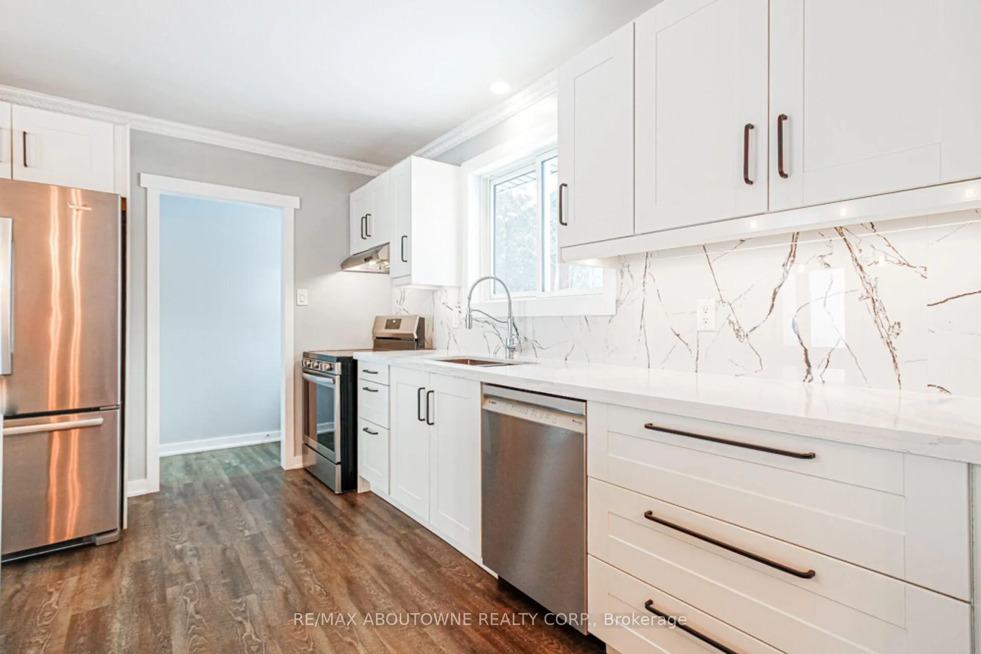 Photo 7 of 626 Cape Avenue, Burlington, Appleby — HOMEH