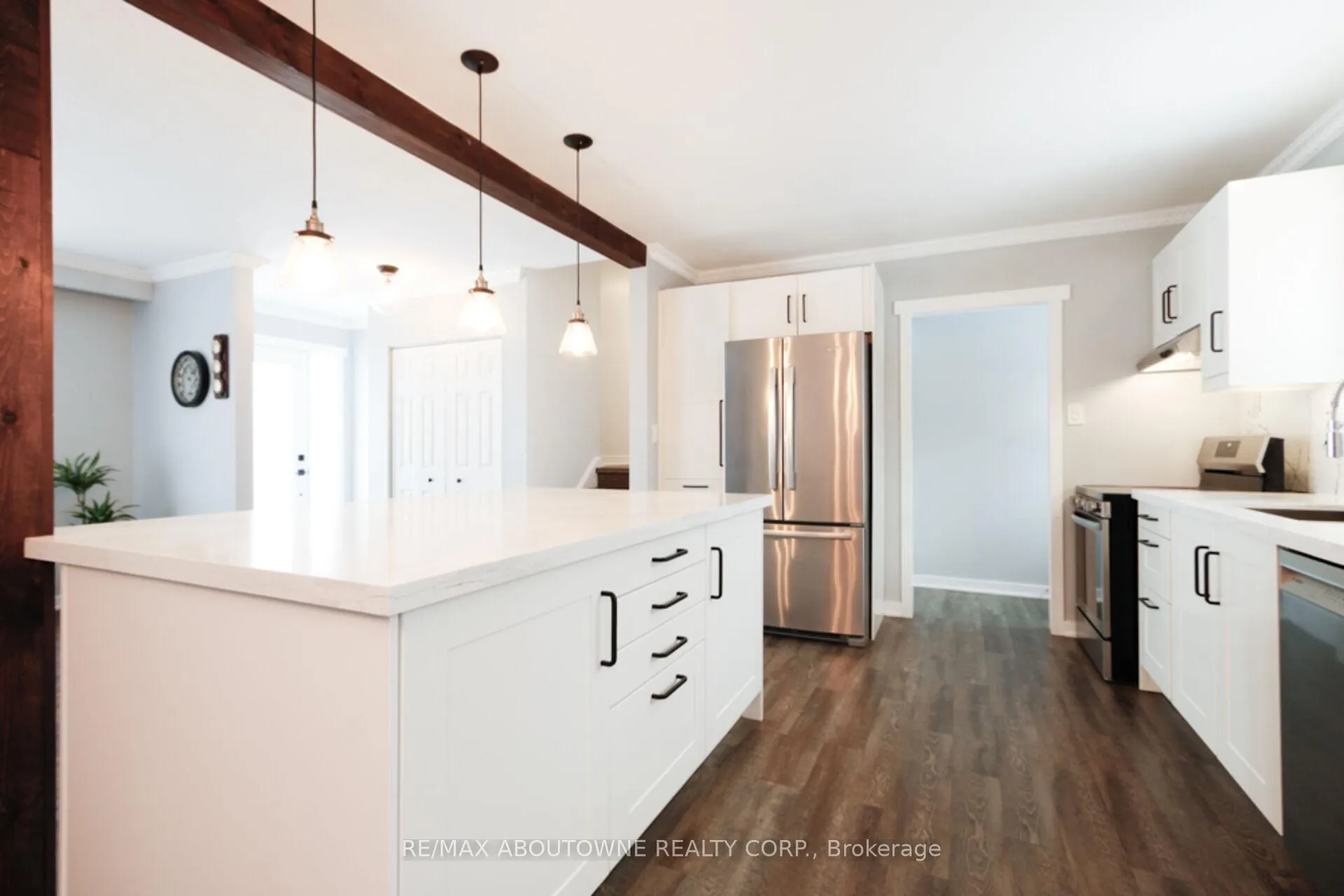 Photo 9 of 626 Cape Avenue, Burlington, Appleby — HOMEH