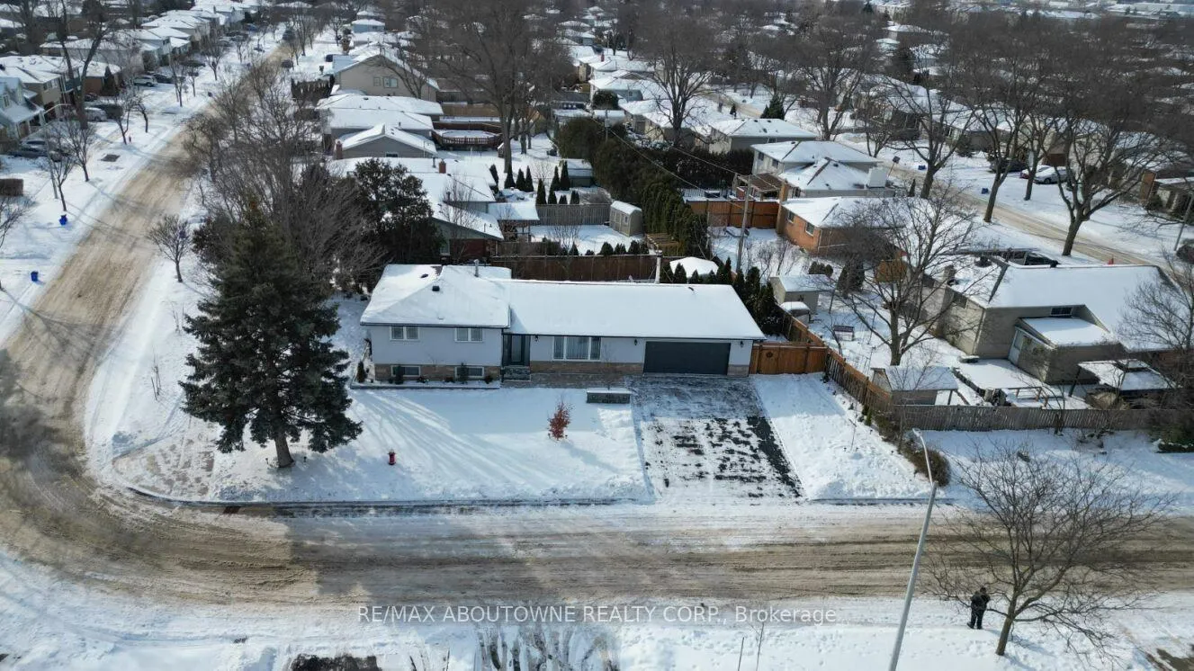 Photo 33 of 626 Cape Avenue, Burlington, Appleby — HOMEH