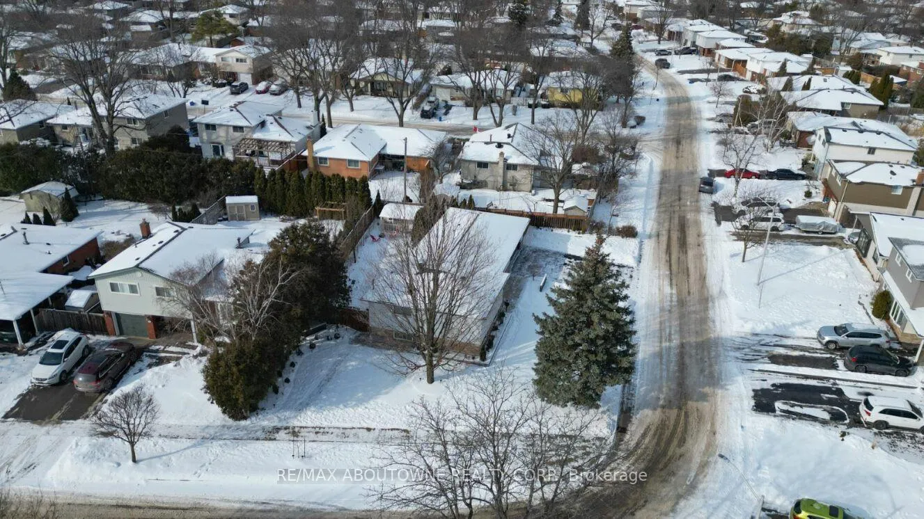 Photo 34 of 626 Cape Avenue, Burlington, Appleby — HOMEH
