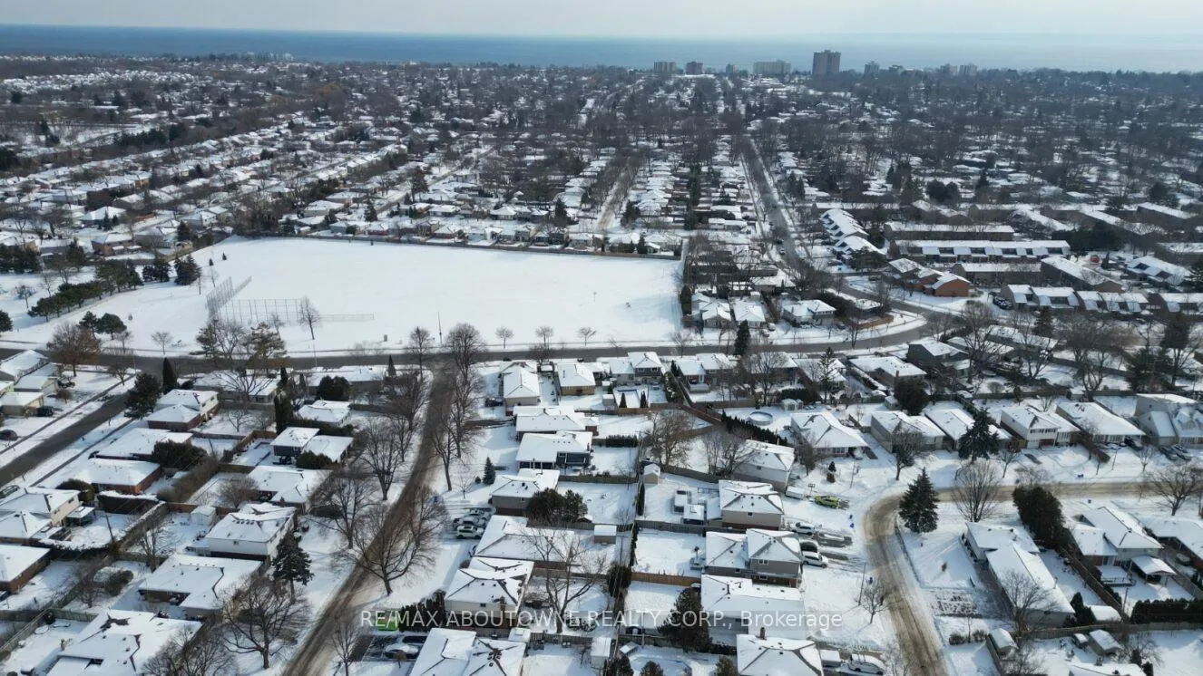 Photo 37 of 626 Cape Avenue, Burlington, Appleby — HOMEH