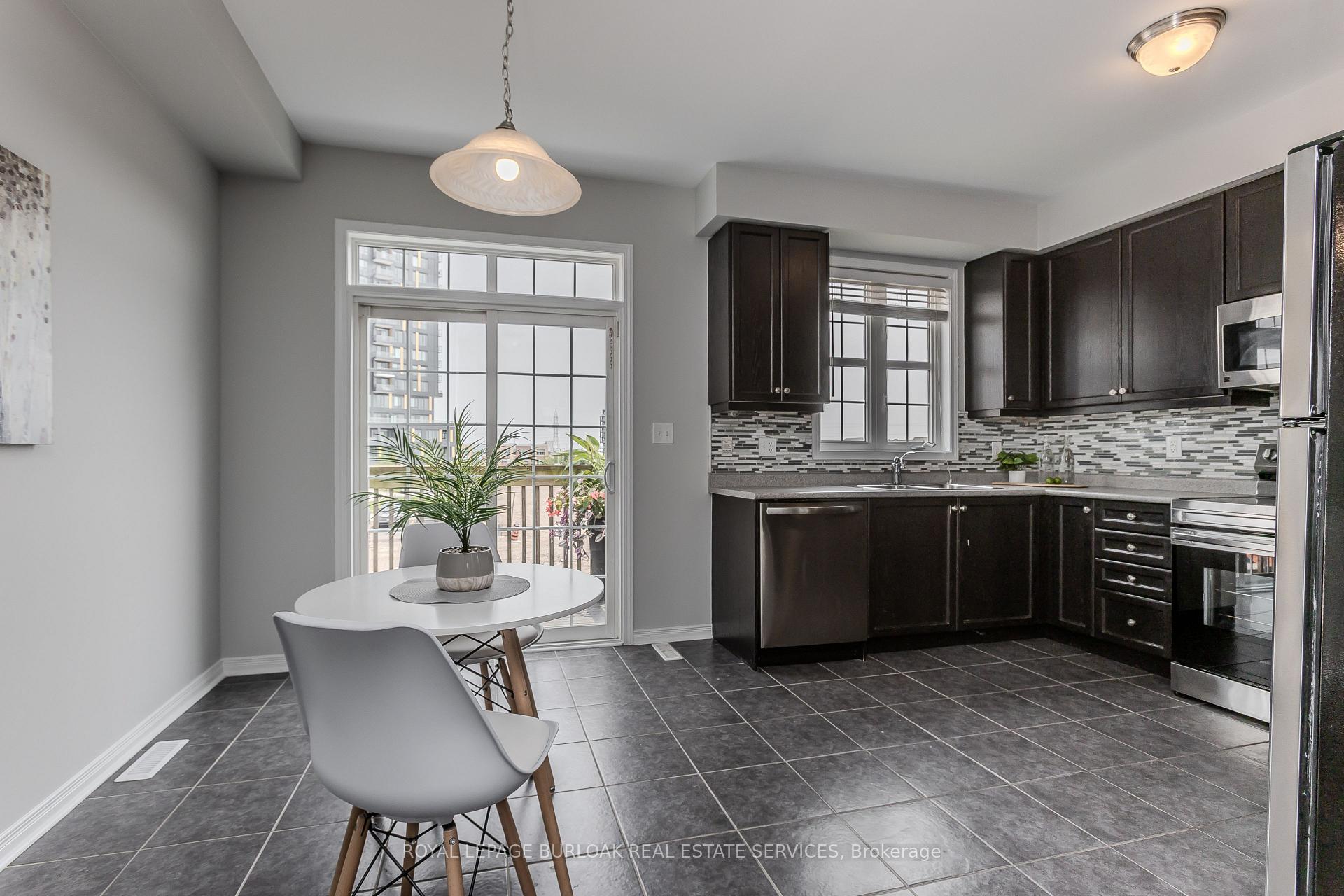 Photo 5 of Unit 48, 4823 Thomas Alton Boulevard, Burlington, Alton — HOMEH