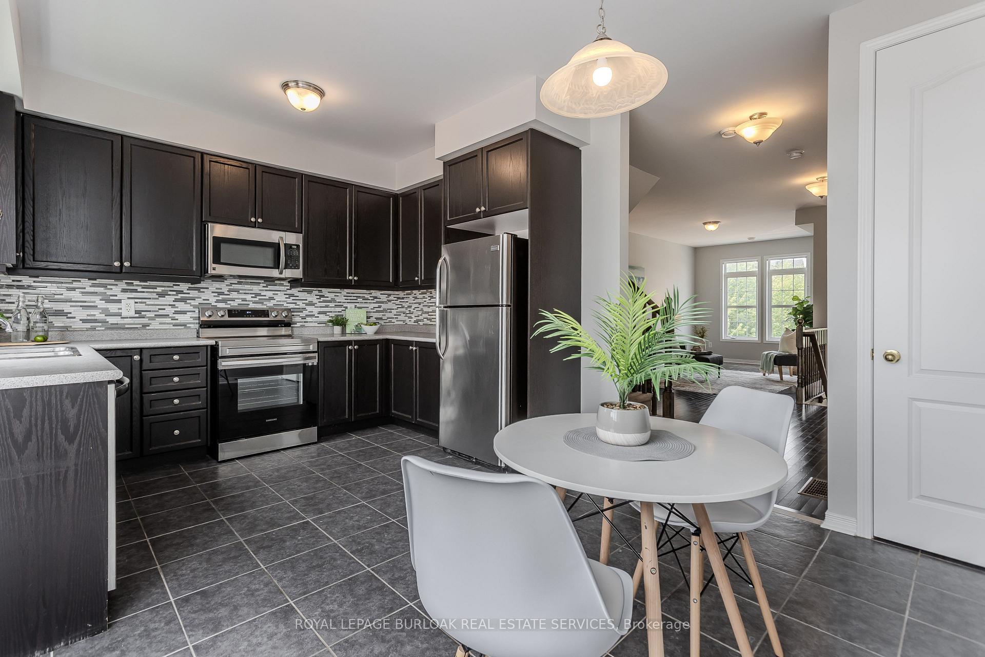 Photo 8 of Unit 48, 4823 Thomas Alton Boulevard, Burlington, Alton — HOMEH
