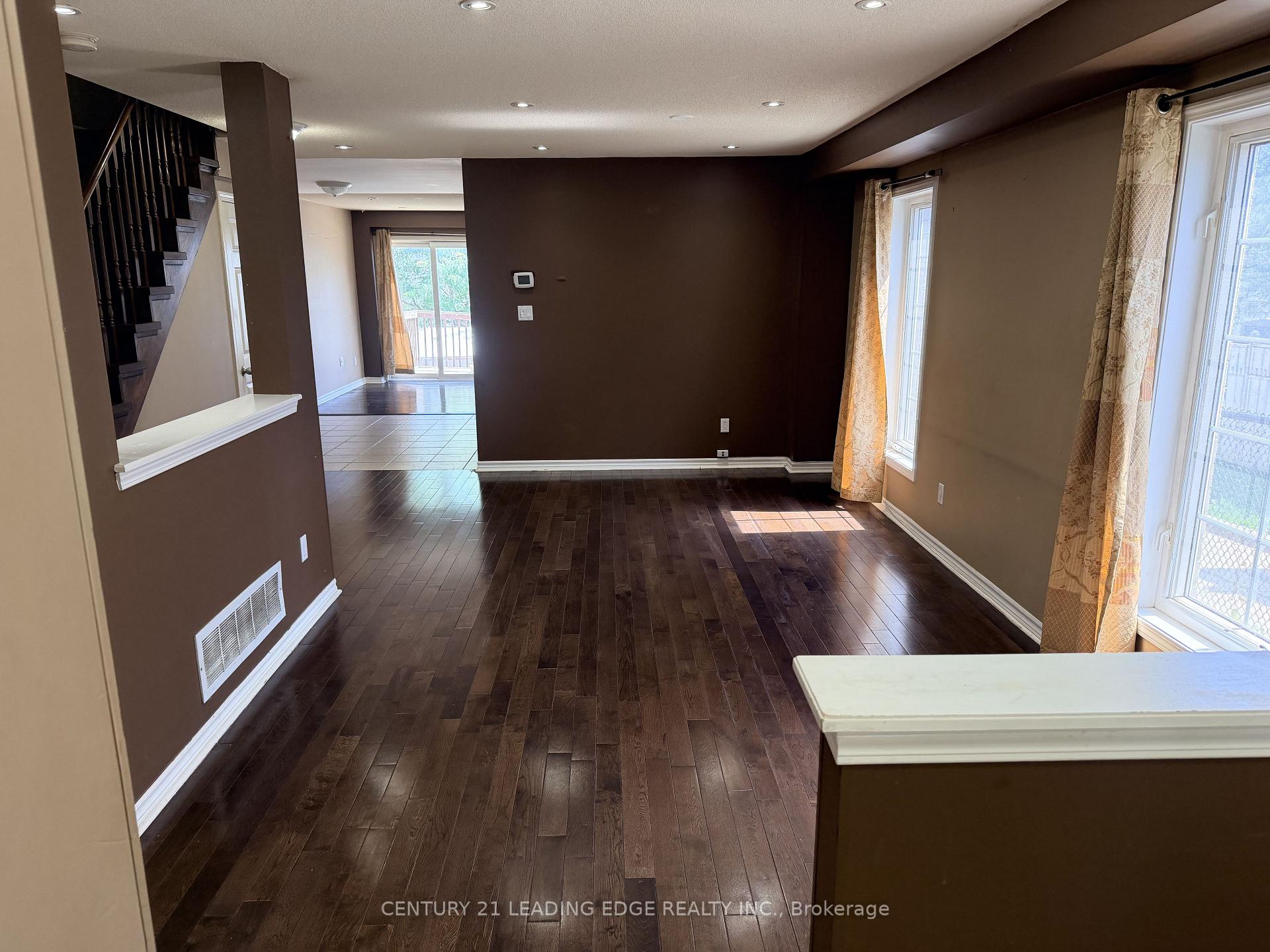 Photo 5 of 1553 Avonmore Square, Pickering, Town Centre — HOMEH