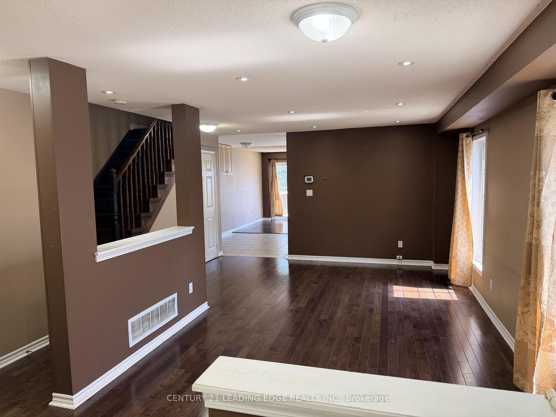 Photo 6 of 1553 Avonmore Square, Pickering, Town Centre — HOMEH