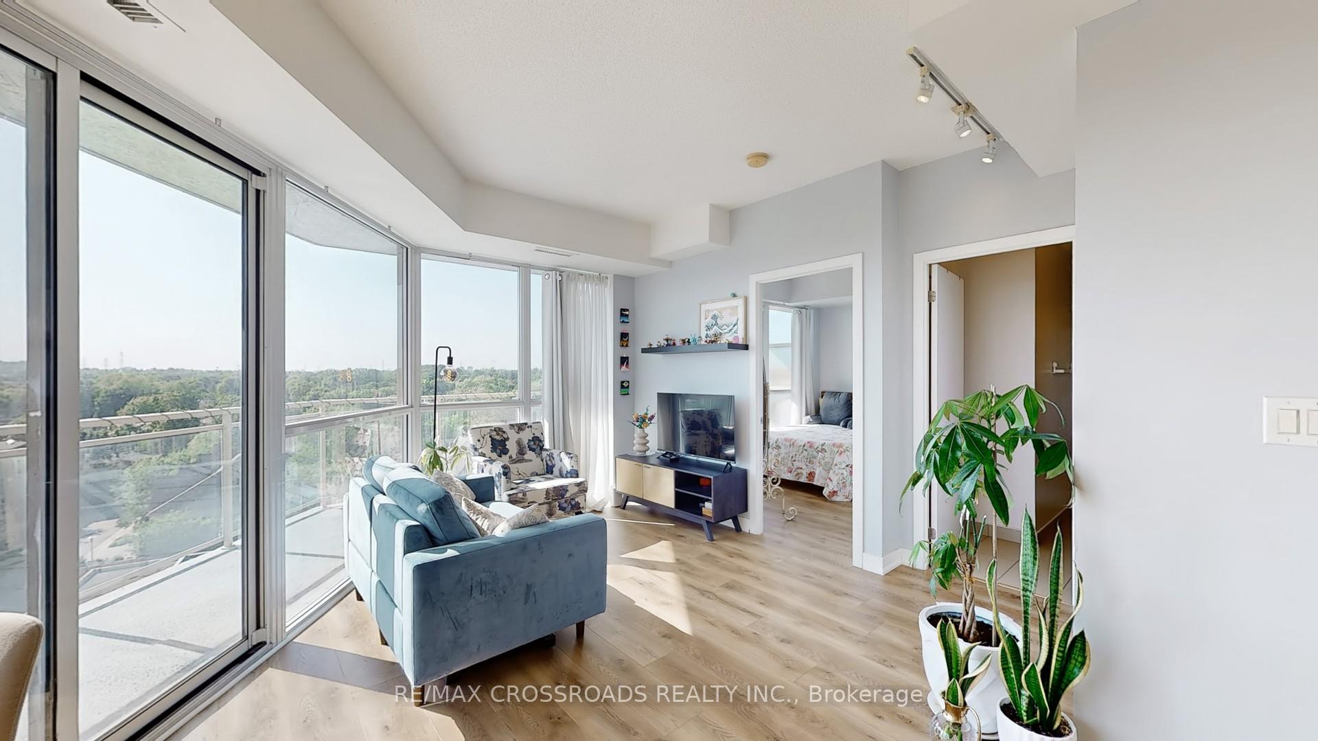 Photo 4 of Unit 810, 5101 Dundas Street W, Etobicoke, Islington-City Centre West — HOMEH