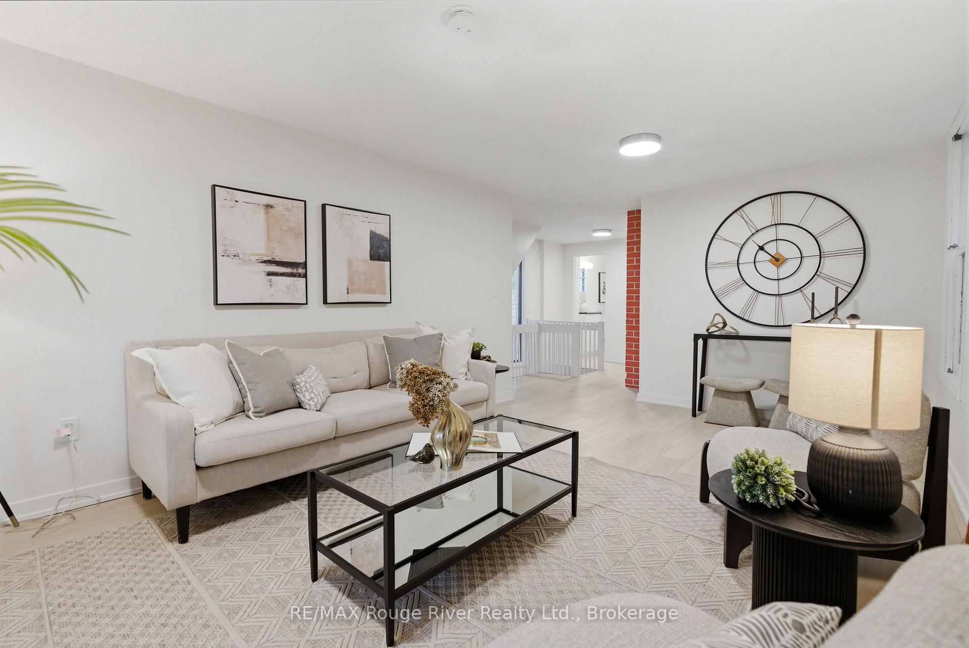 Photo 6 of 7 Heyworth Crescent, Toronto, East End-Danforth — HOMEH
