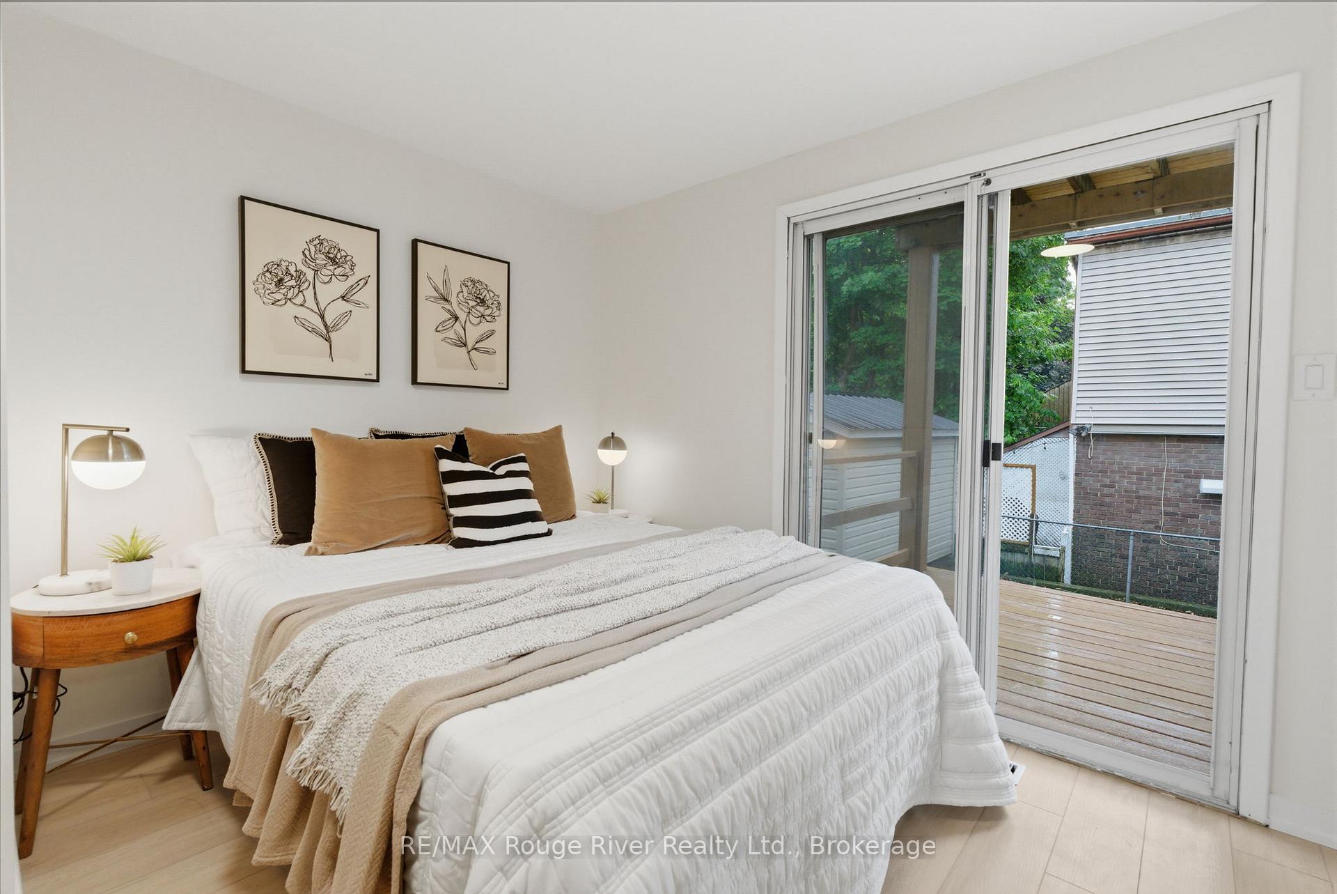 Photo 9 of 7 Heyworth Crescent, Toronto, East End-Danforth — HOMEH
