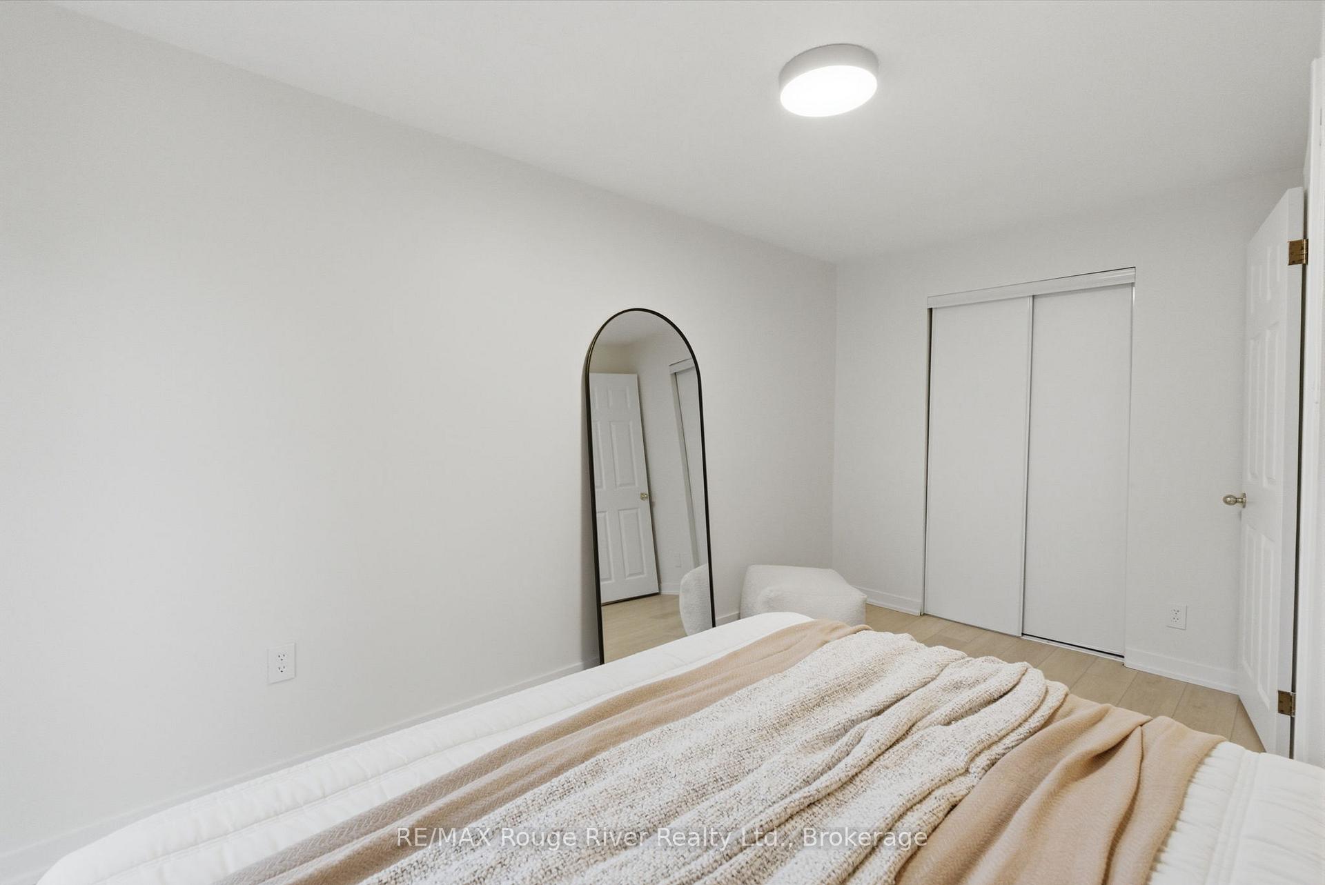 Photo 11 of 7 Heyworth Crescent, Toronto, East End-Danforth — HOMEH
