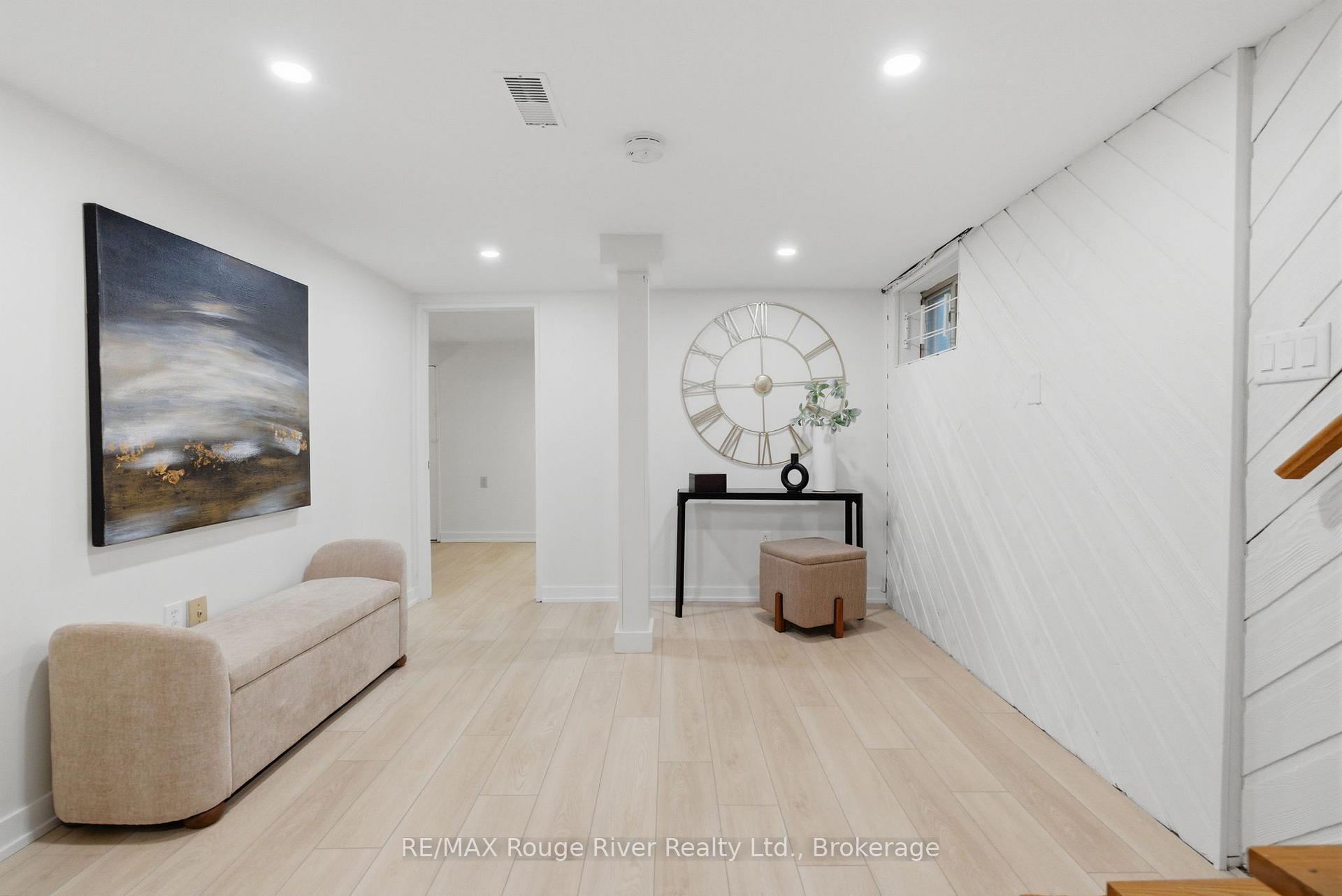 Photo 15 of 7 Heyworth Crescent, Toronto, East End-Danforth — HOMEH