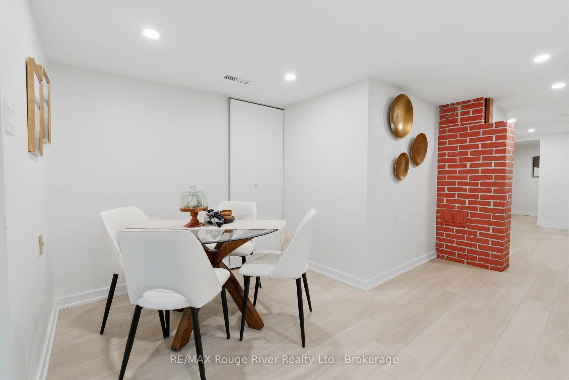 Photo 22 of 7 Heyworth Crescent, Toronto, East End-Danforth — HOMEH