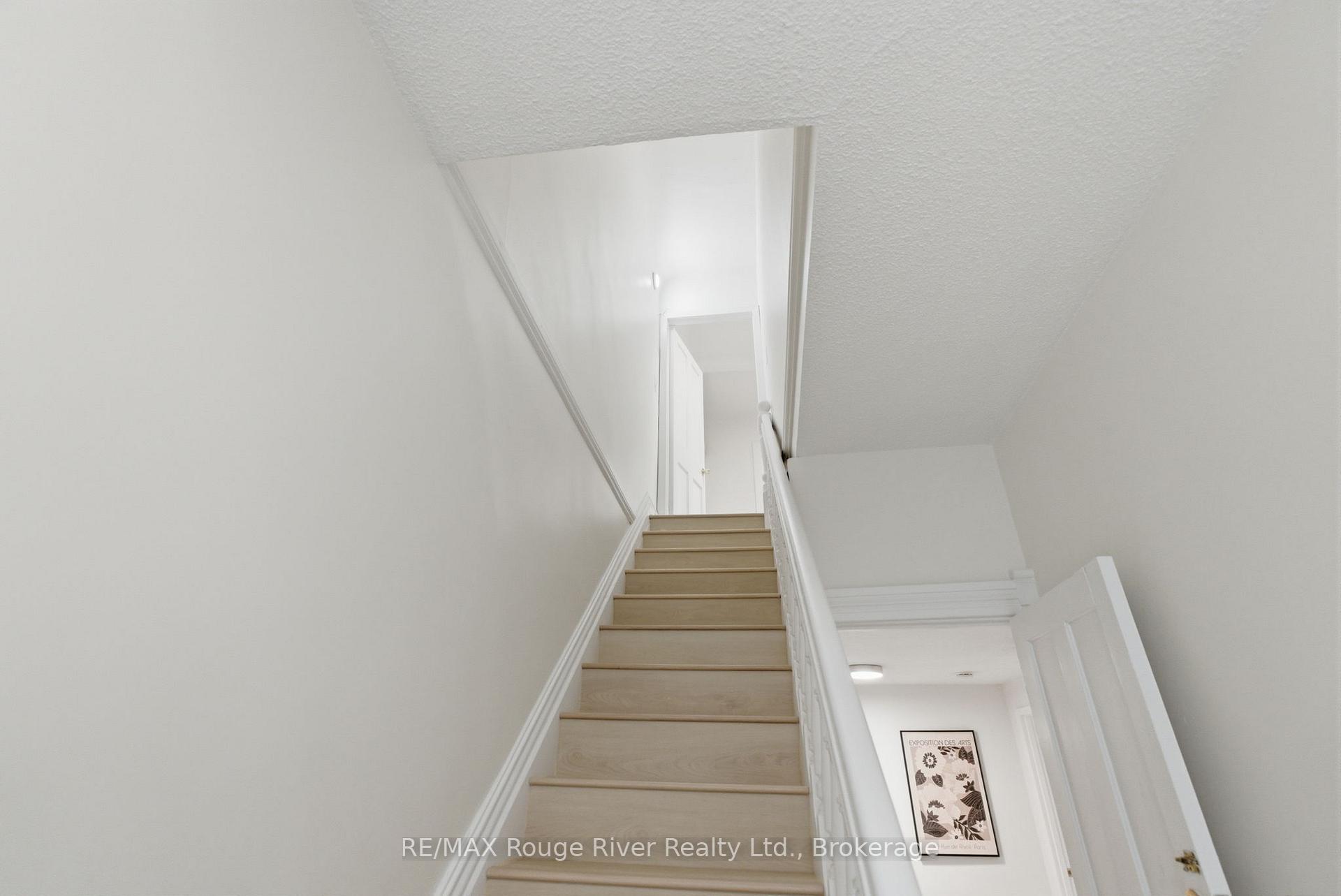 Photo 23 of 7 Heyworth Crescent, Toronto, East End-Danforth — HOMEH
