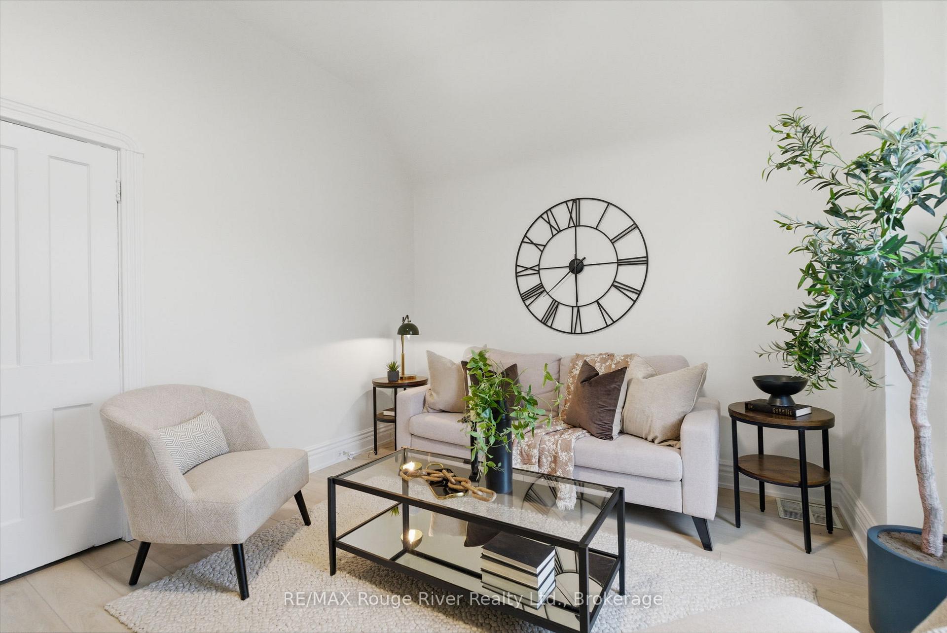 Photo 25 of 7 Heyworth Crescent, Toronto, East End-Danforth — HOMEH