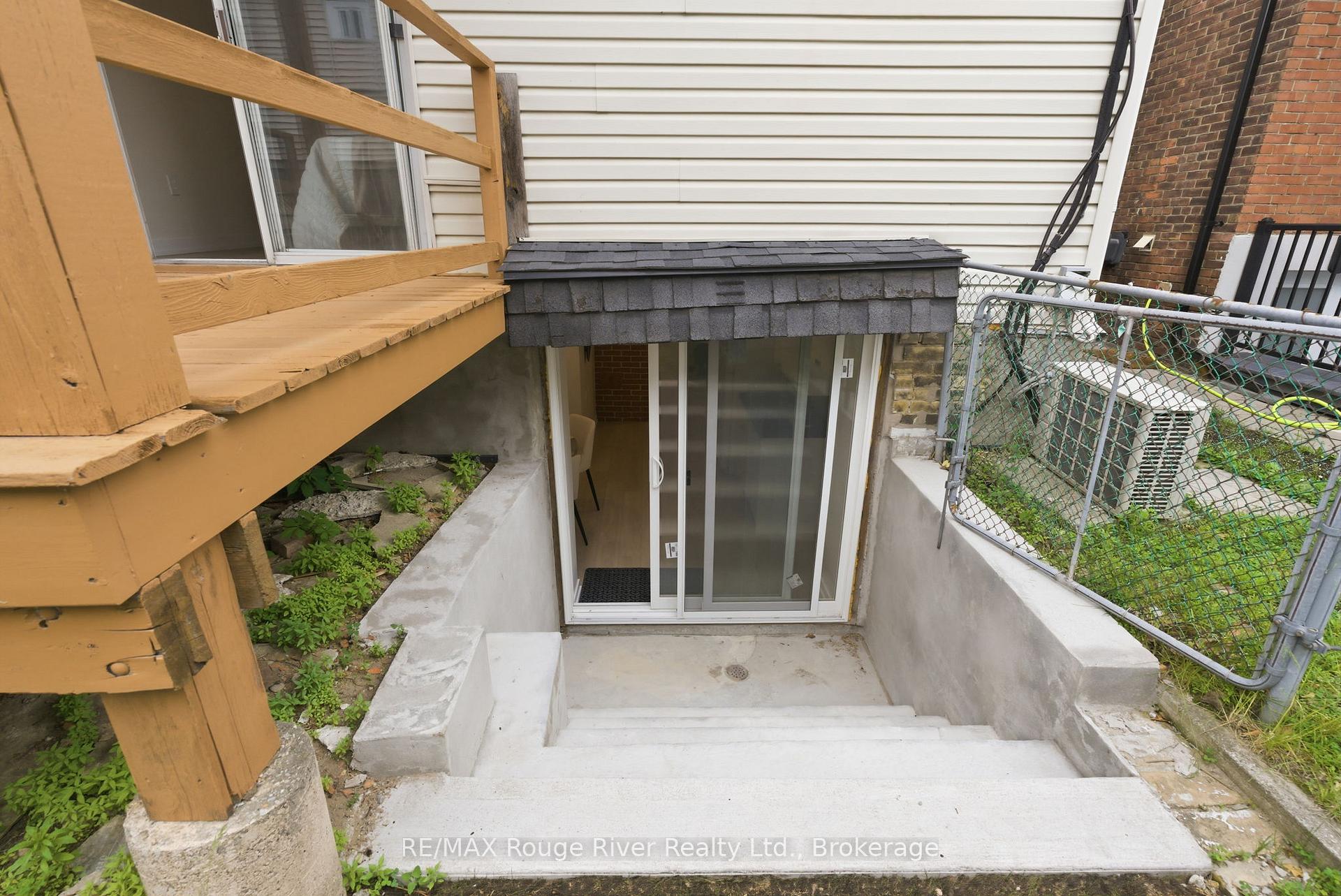 Photo 35 of 7 Heyworth Crescent, Toronto, East End-Danforth — HOMEH