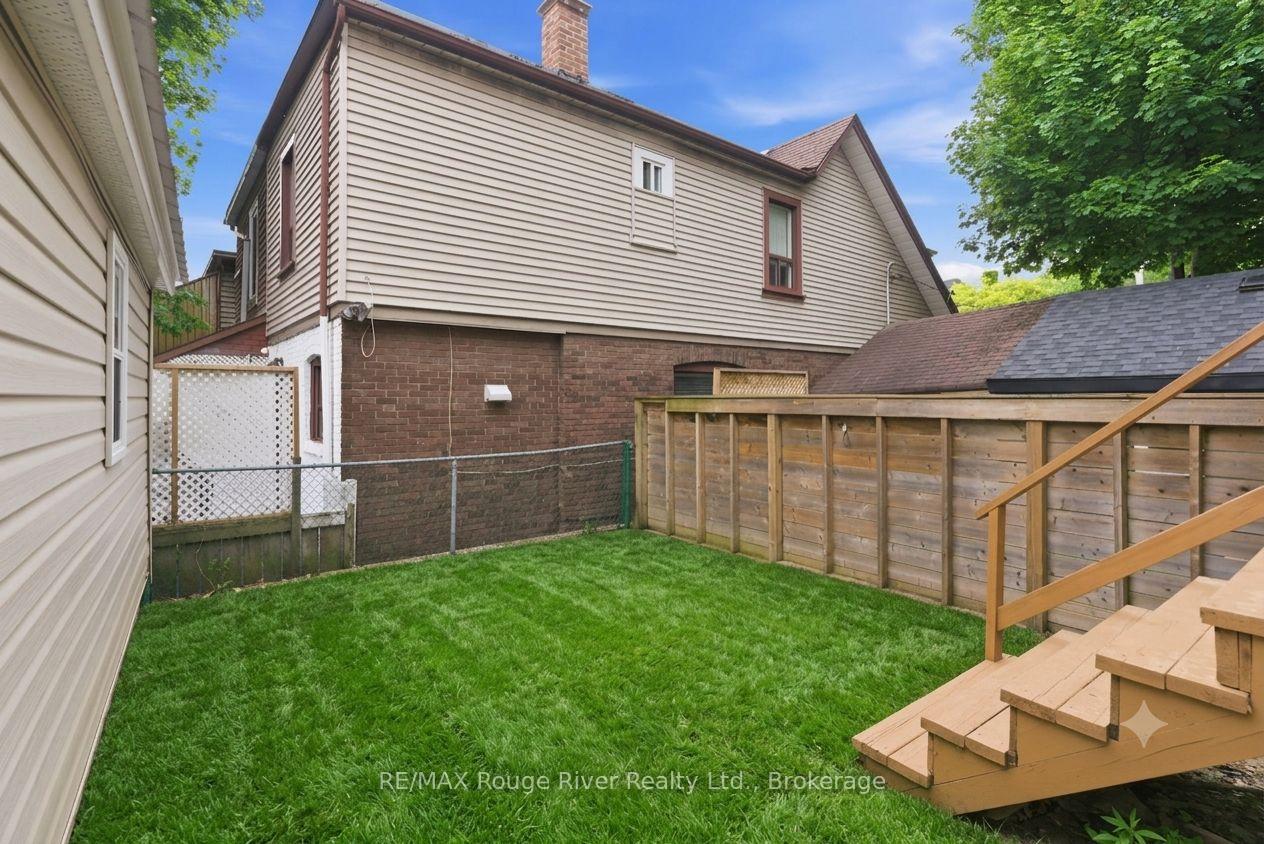 Photo 39 of 7 Heyworth Crescent, Toronto, East End-Danforth — HOMEH