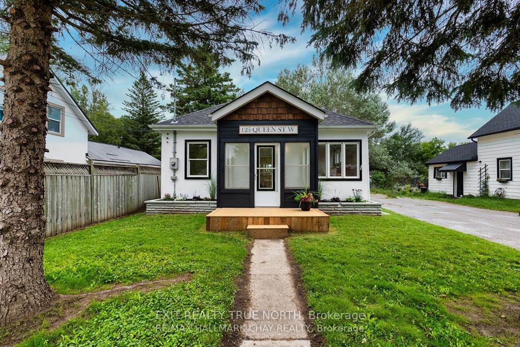 Photo of 125 Queen Street W