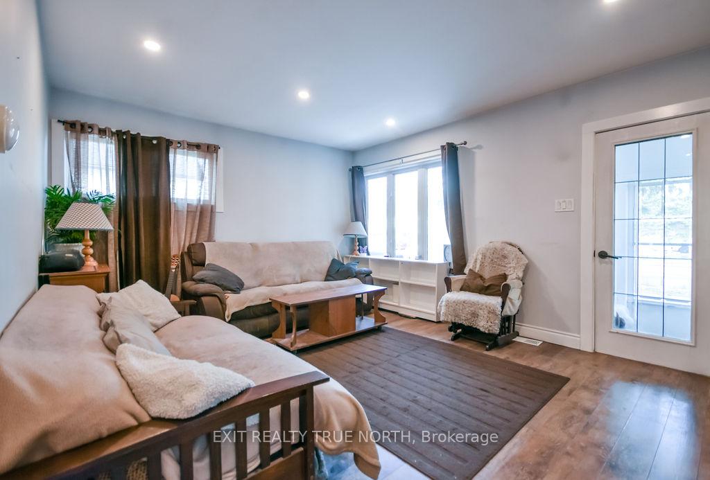 Photo 4 of 125 Queen Street W, Springwater, Elmvale — HOMEH