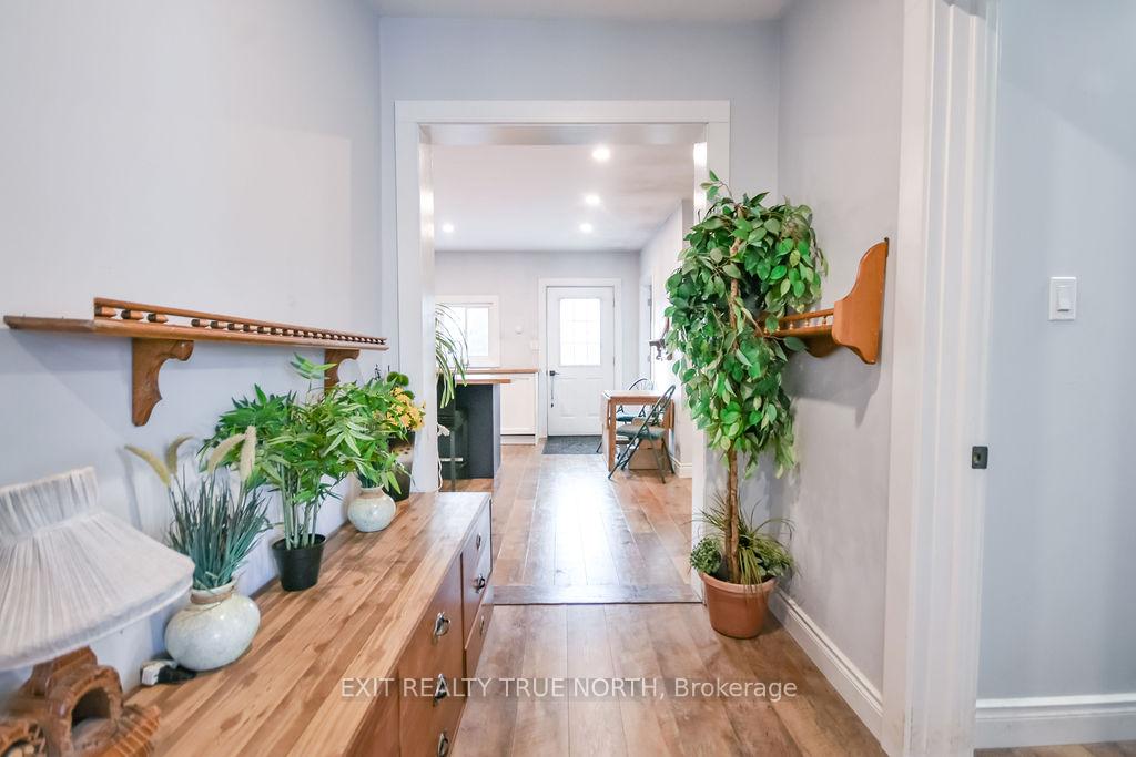 Photo 6 of 125 Queen Street W, Springwater, Elmvale — HOMEH