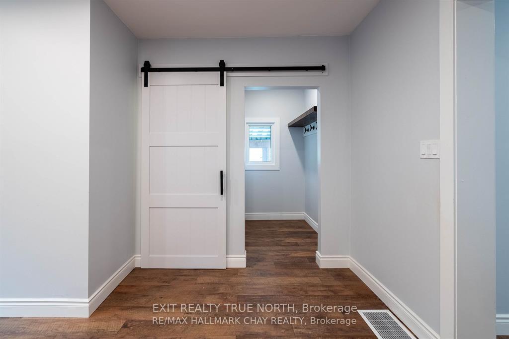 Photo 11 of 125 Queen Street W, Springwater, Elmvale — HOMEH