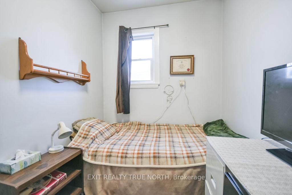 Photo 15 of 125 Queen Street W, Springwater, Elmvale — HOMEH