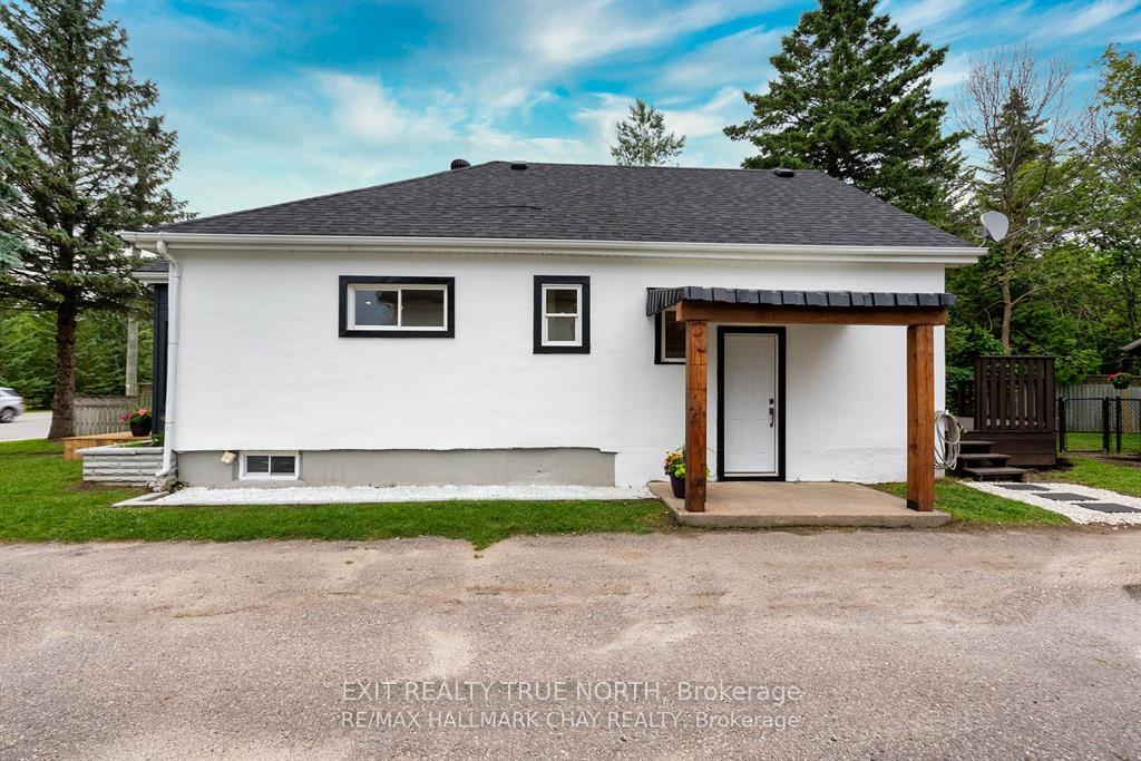 Photo 16 of 125 Queen Street W, Springwater, Elmvale — HOMEH